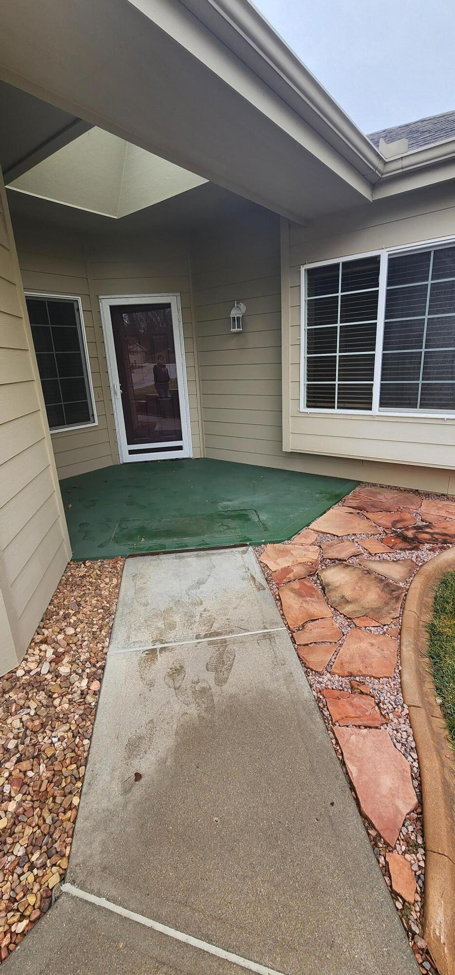 Council Bluffs, Iowa 51503, United States, 2 Bedrooms Bedrooms, ,2 BathroomsBathrooms,Residential,Pending,24182