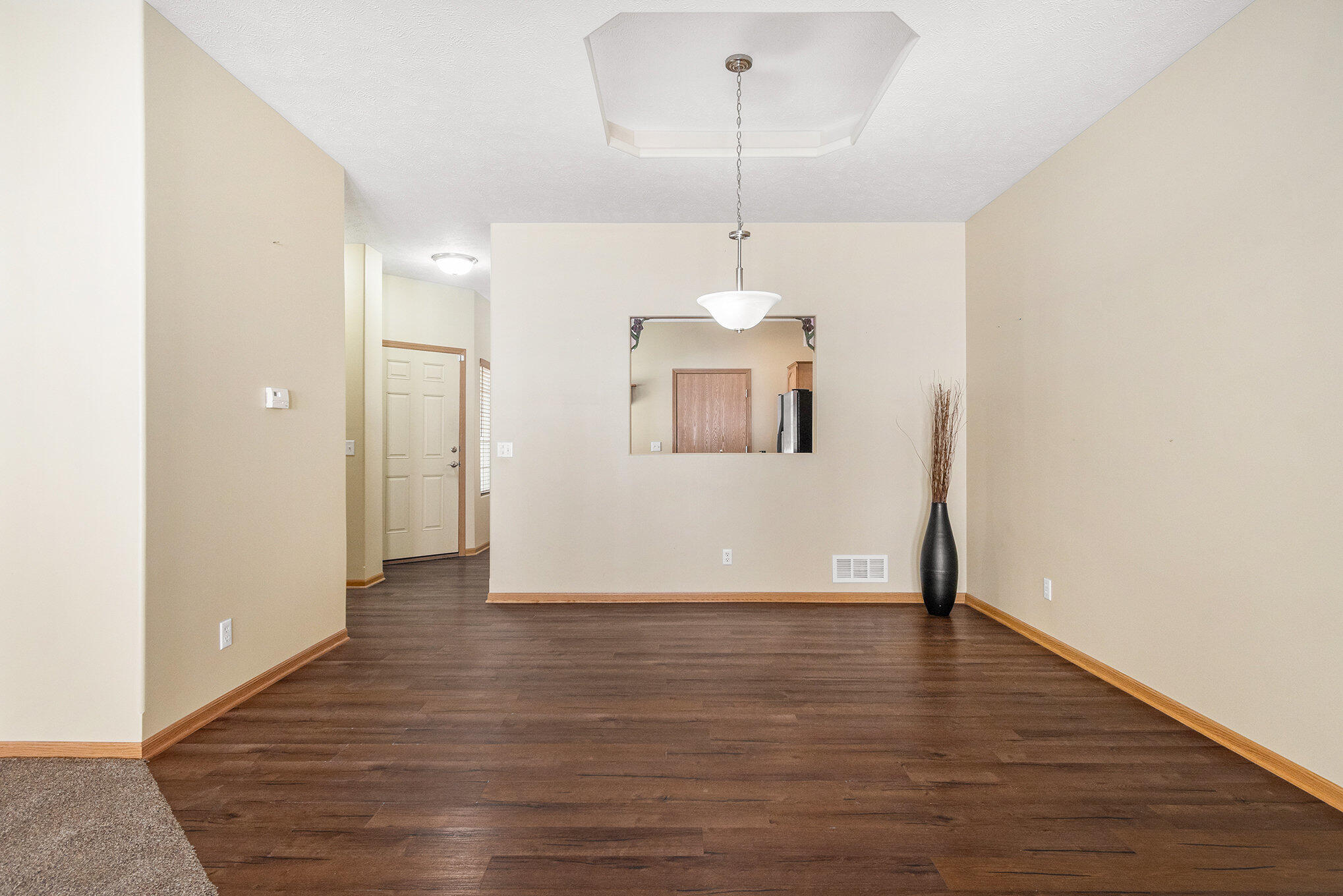 Council Bluffs, Iowa 51503, United States, 2 Bedrooms Bedrooms, ,2 BathroomsBathrooms,Residential,Pending,24182