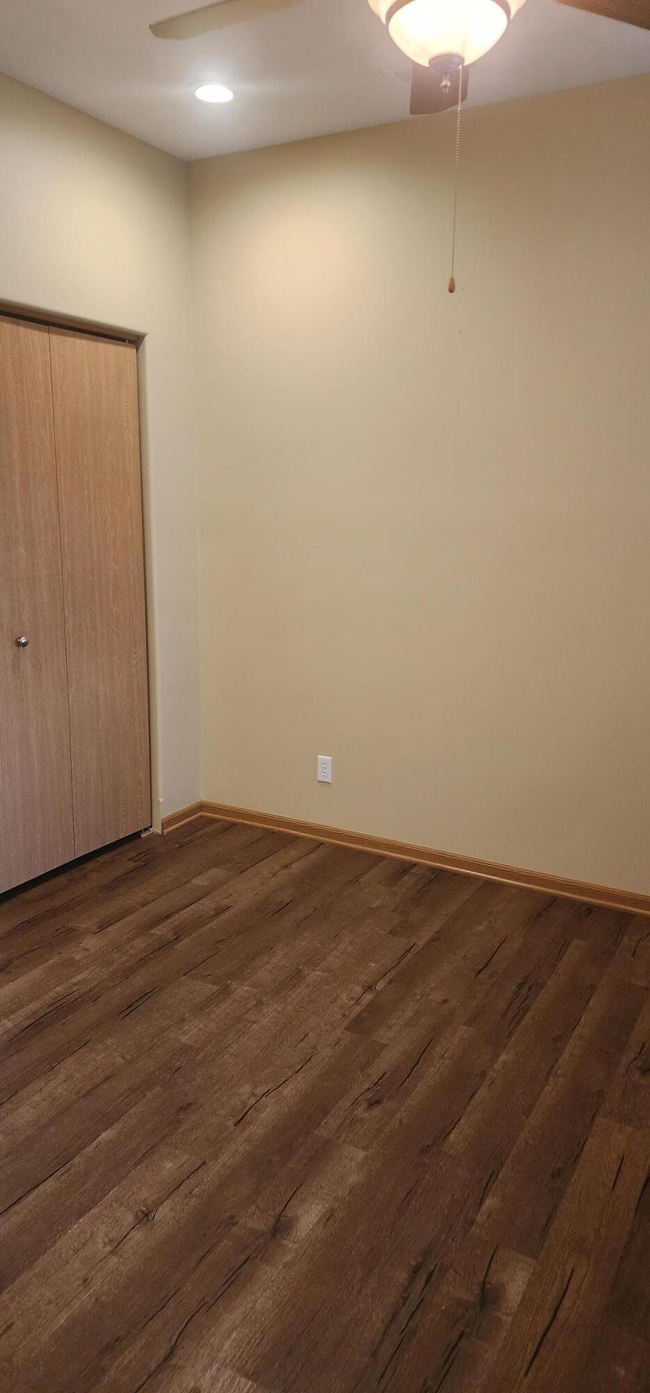 Council Bluffs, Iowa 51503, United States, 2 Bedrooms Bedrooms, ,2 BathroomsBathrooms,Residential,Pending,24182