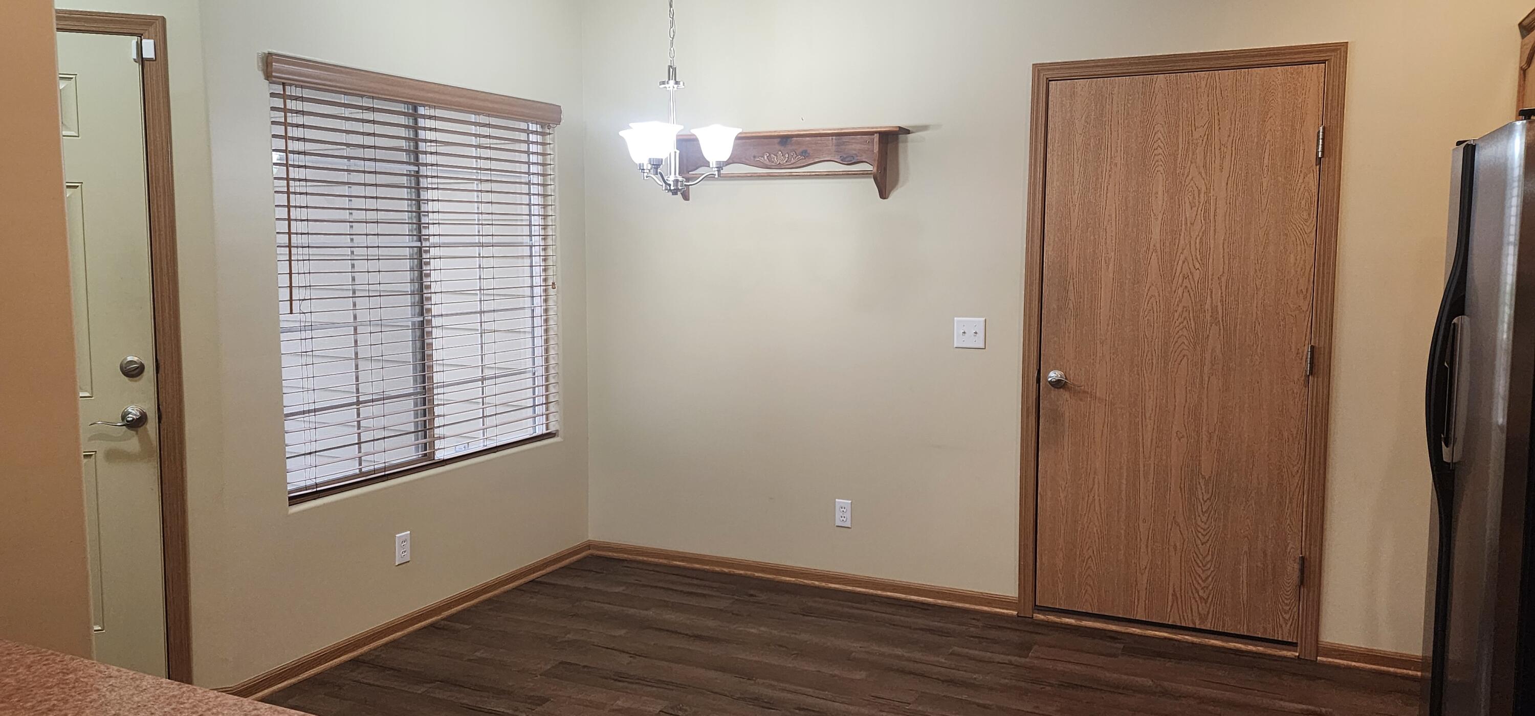 Council Bluffs, Iowa 51503, United States, 2 Bedrooms Bedrooms, ,2 BathroomsBathrooms,Residential,Pending,24182