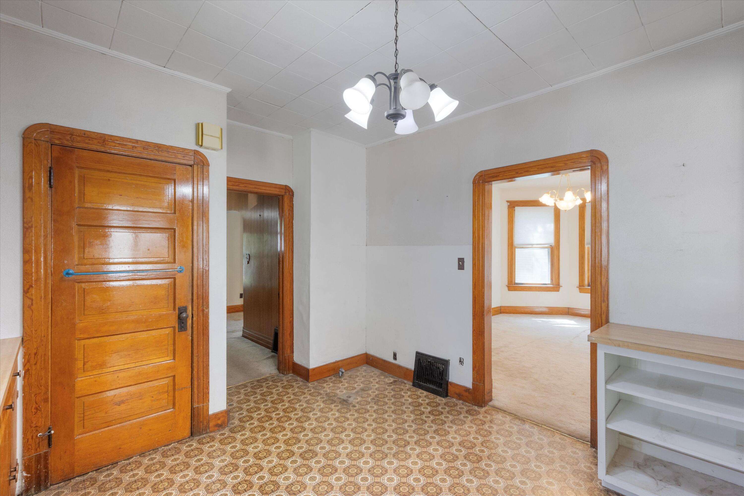 Council Bluffs, Iowa 51503, United States, 3 Bedrooms Bedrooms, ,2 BathroomsBathrooms,Residential,Contingent,131352