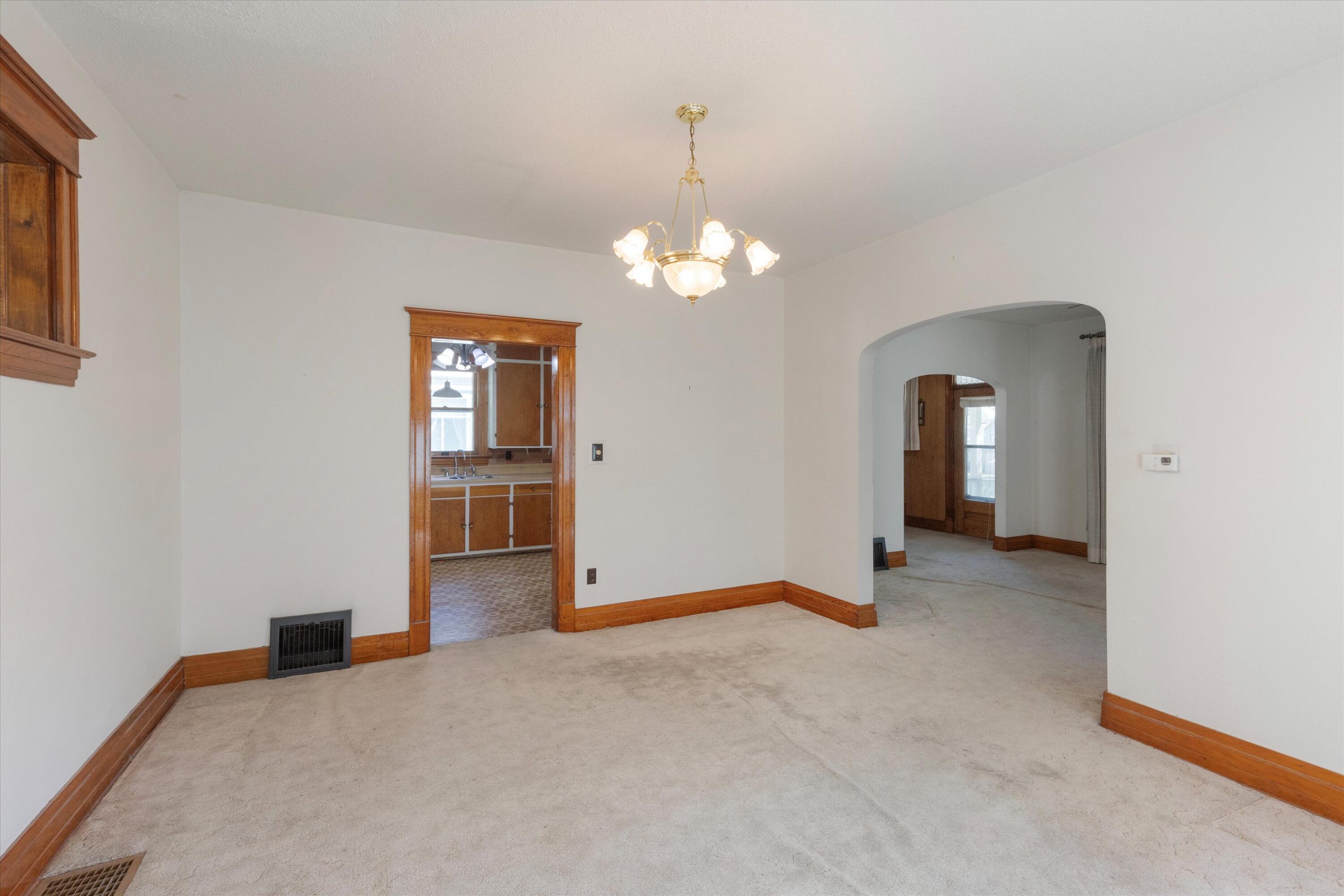 Council Bluffs, Iowa 51503, United States, 3 Bedrooms Bedrooms, ,2 BathroomsBathrooms,Residential,Contingent,131352