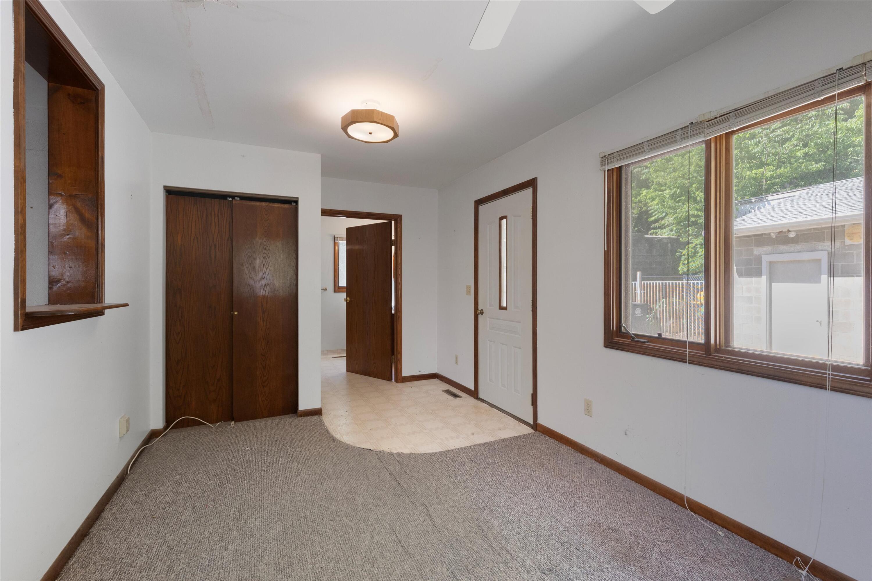 Council Bluffs, Iowa 51503, United States, 3 Bedrooms Bedrooms, ,2 BathroomsBathrooms,Residential,Contingent,131352