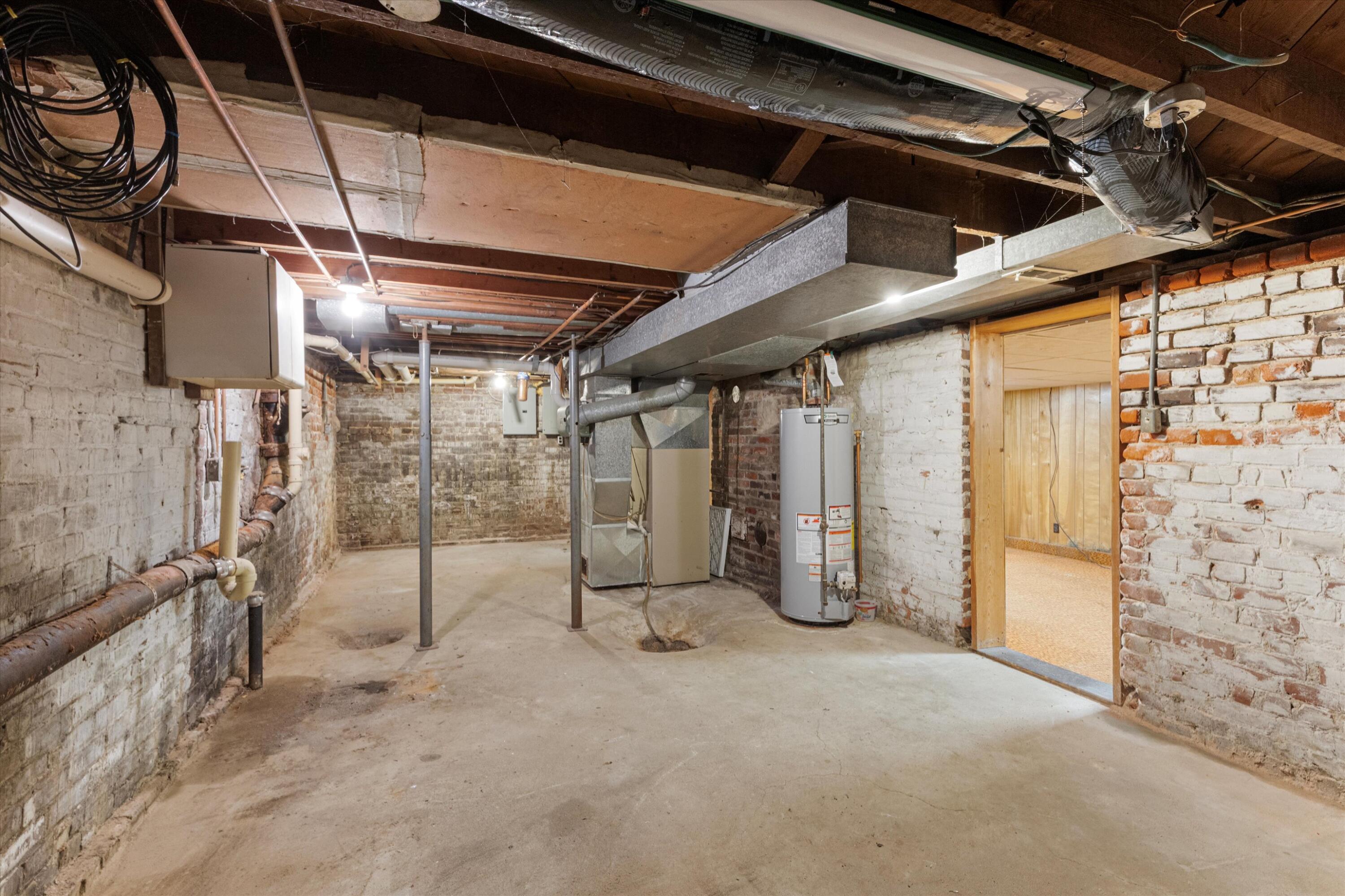 Council Bluffs, Iowa 51503, United States, 3 Bedrooms Bedrooms, ,2 BathroomsBathrooms,Residential,Contingent,131352