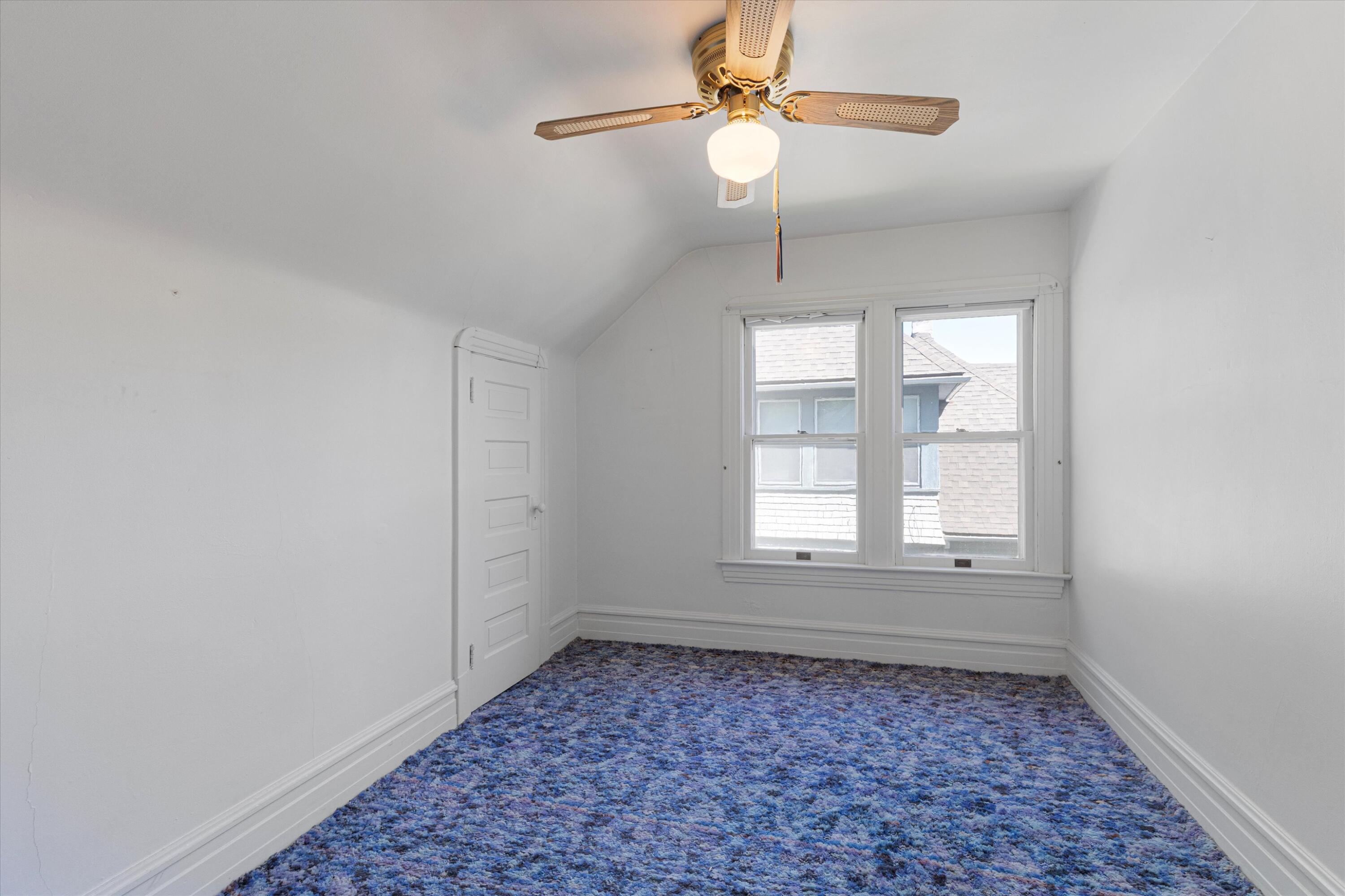 Council Bluffs, Iowa 51503, United States, 3 Bedrooms Bedrooms, ,2 BathroomsBathrooms,Residential,Contingent,131352