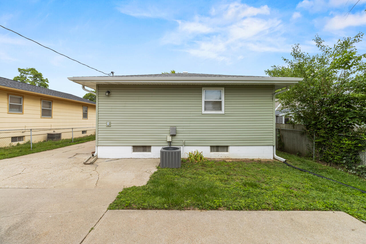 Council Bluffs, Iowa 51501, United States, 3 Bedrooms Bedrooms, ,1 BathroomBathrooms,Residential,Active,146299