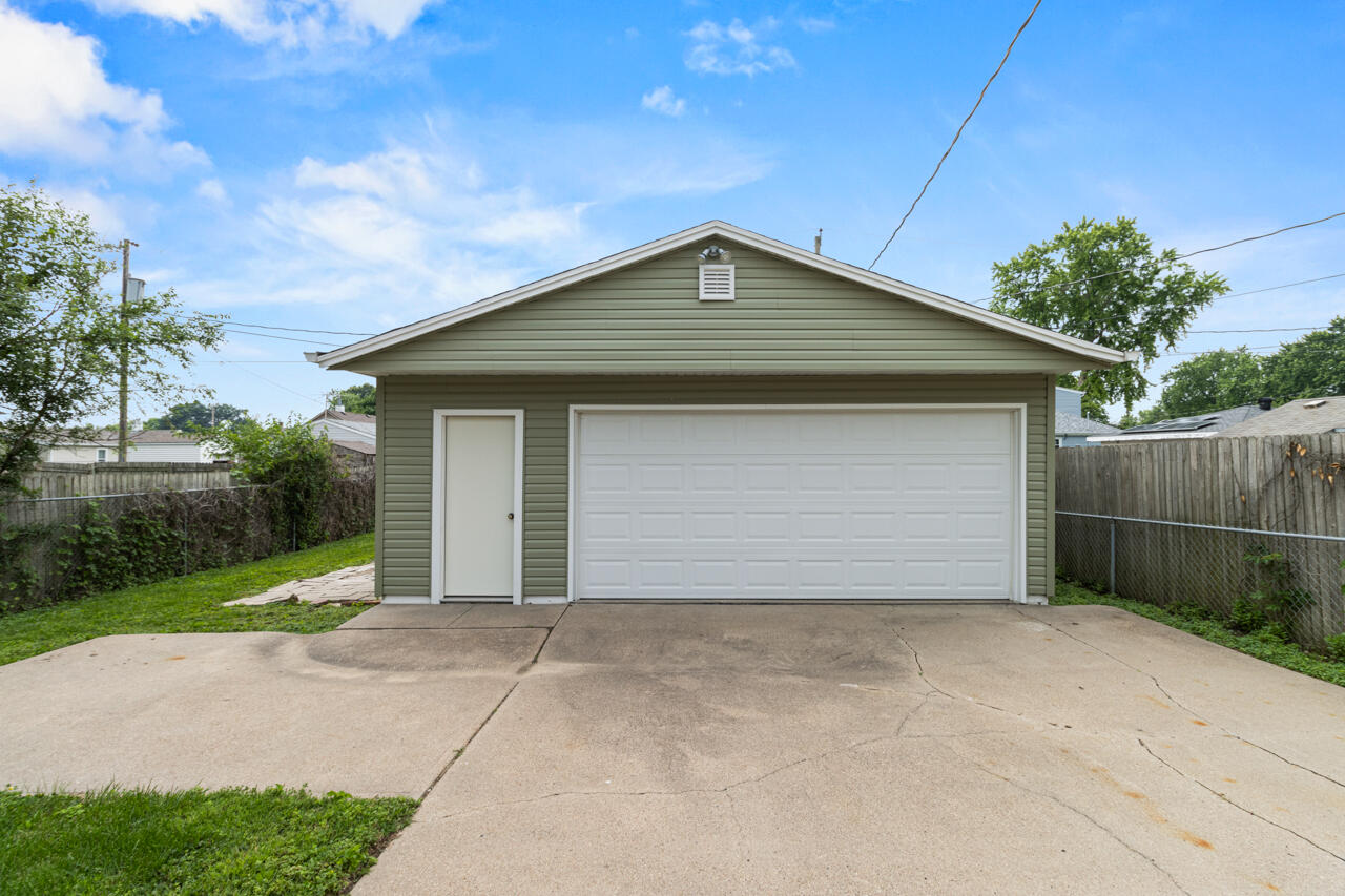 Council Bluffs, Iowa 51501, United States, 3 Bedrooms Bedrooms, ,1 BathroomBathrooms,Residential,Active,146299