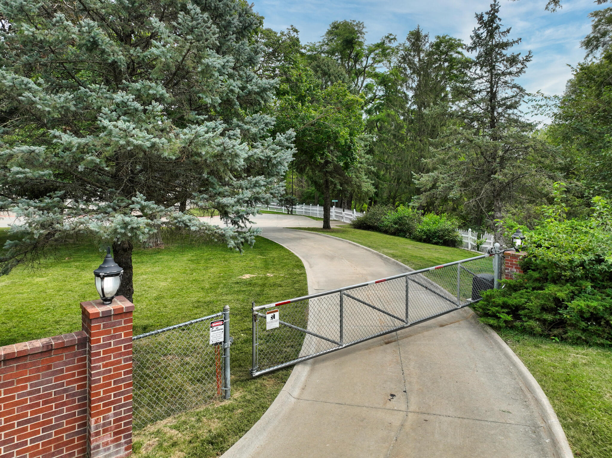 Council Bluffs, Iowa 51503, United States, 3 Bedrooms Bedrooms, ,3 BathroomsBathrooms,Residential,Active,44311