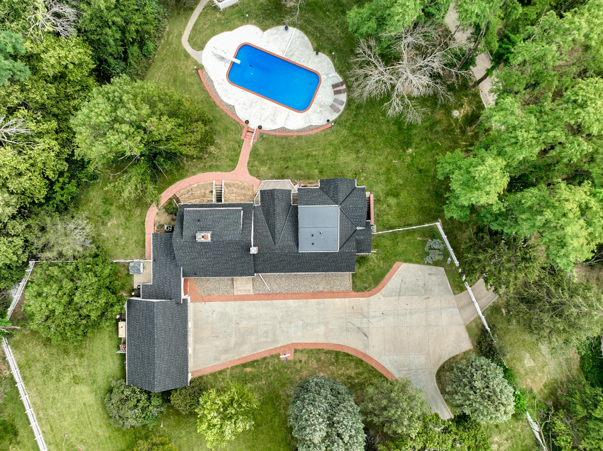 Council Bluffs, Iowa 51503, United States, 3 Bedrooms Bedrooms, ,3 BathroomsBathrooms,Residential,Active,44311