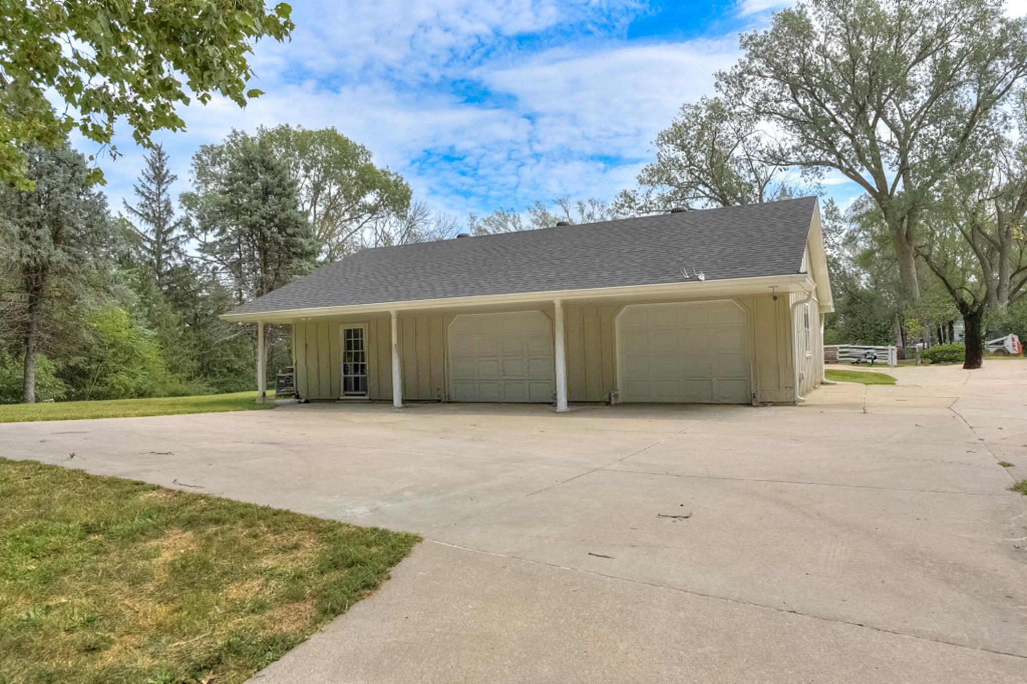 Council Bluffs, Iowa 51503, United States, 3 Bedrooms Bedrooms, ,3 BathroomsBathrooms,Residential,Active,44311