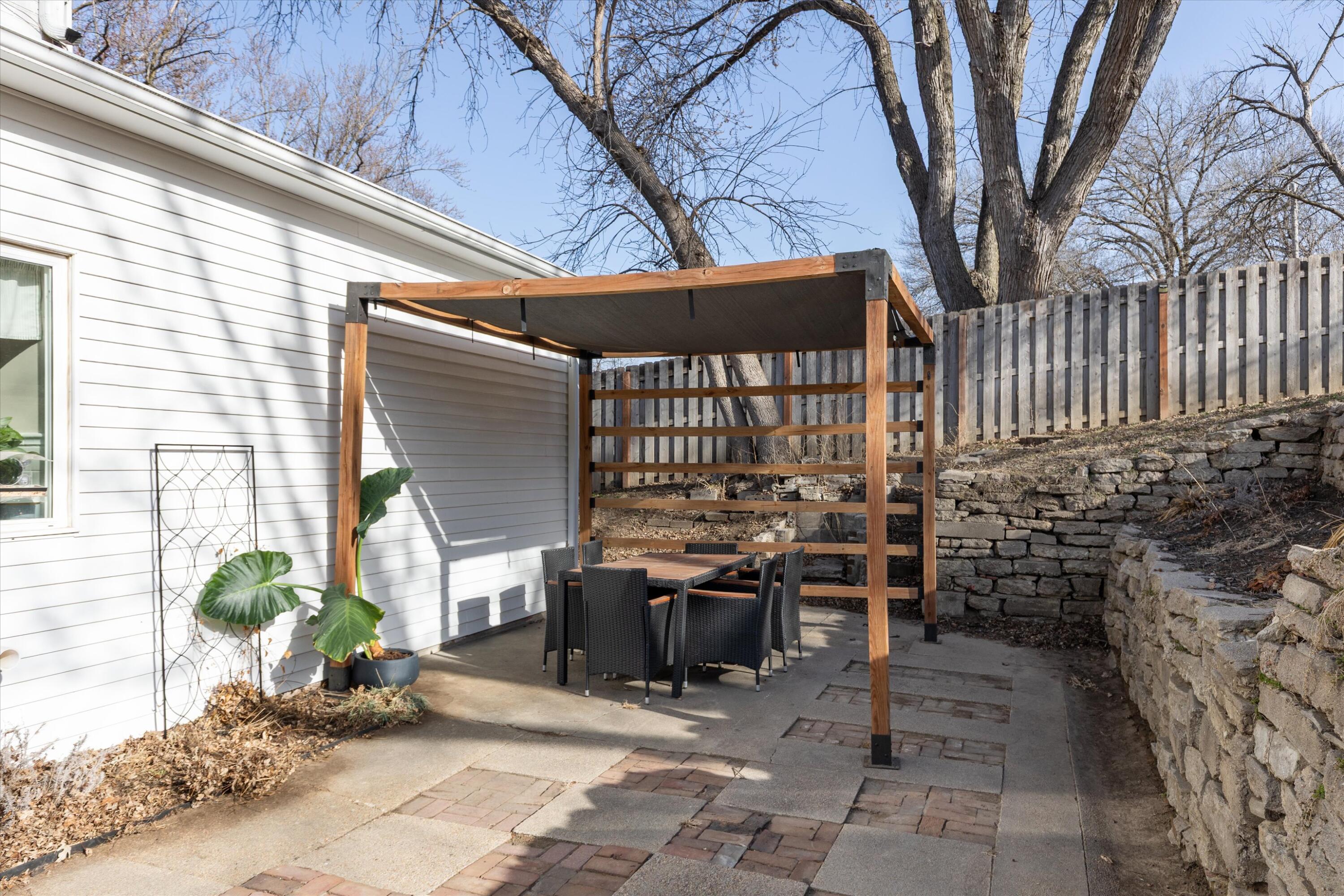 Council Bluffs, Iowa 51503, United States, 4 Bedrooms Bedrooms, ,3 BathroomsBathrooms,Residential,Active,88931