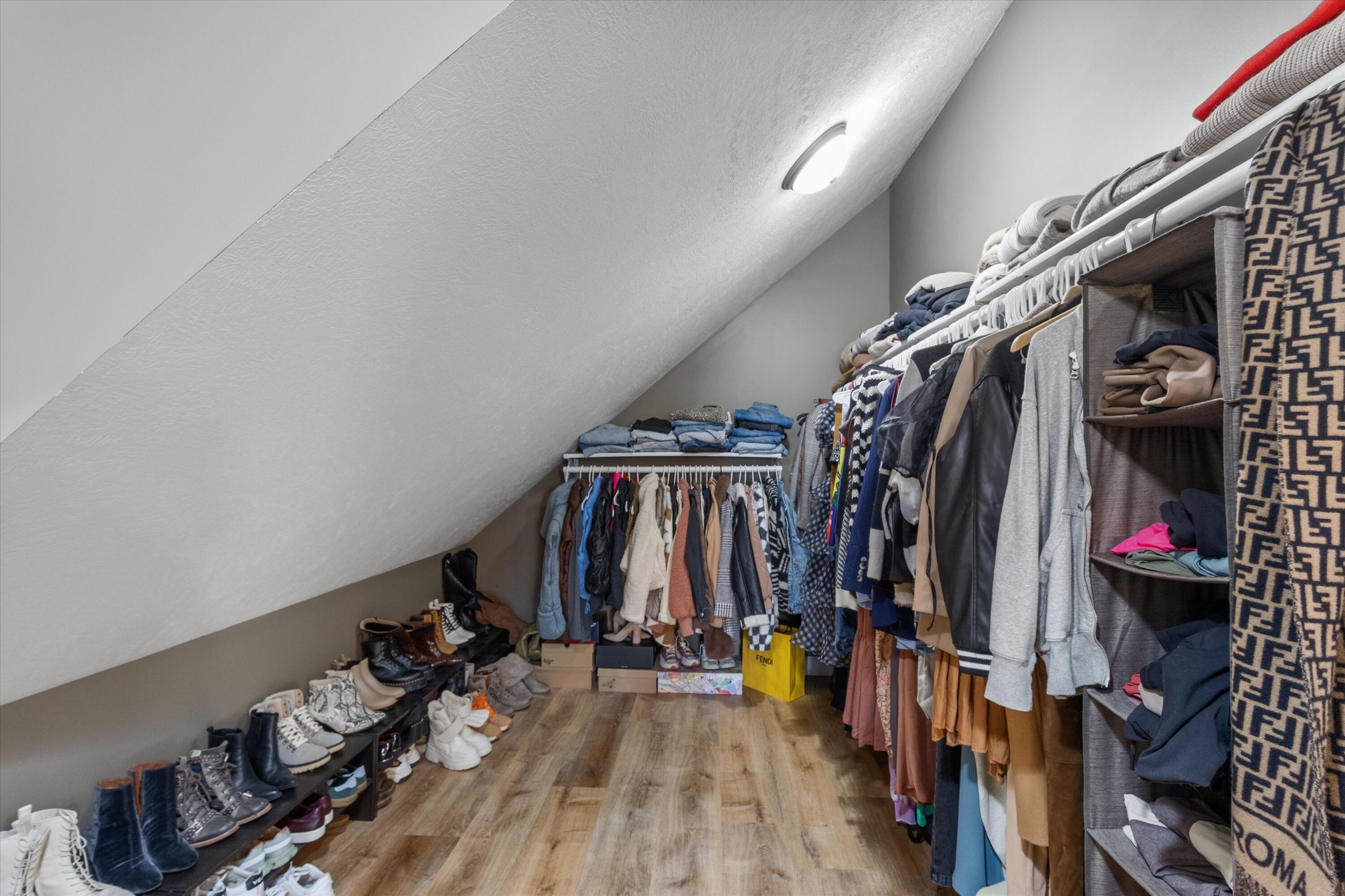 Council Bluffs, Iowa 51503, United States, 4 Bedrooms Bedrooms, ,3 BathroomsBathrooms,Residential,Active,88931