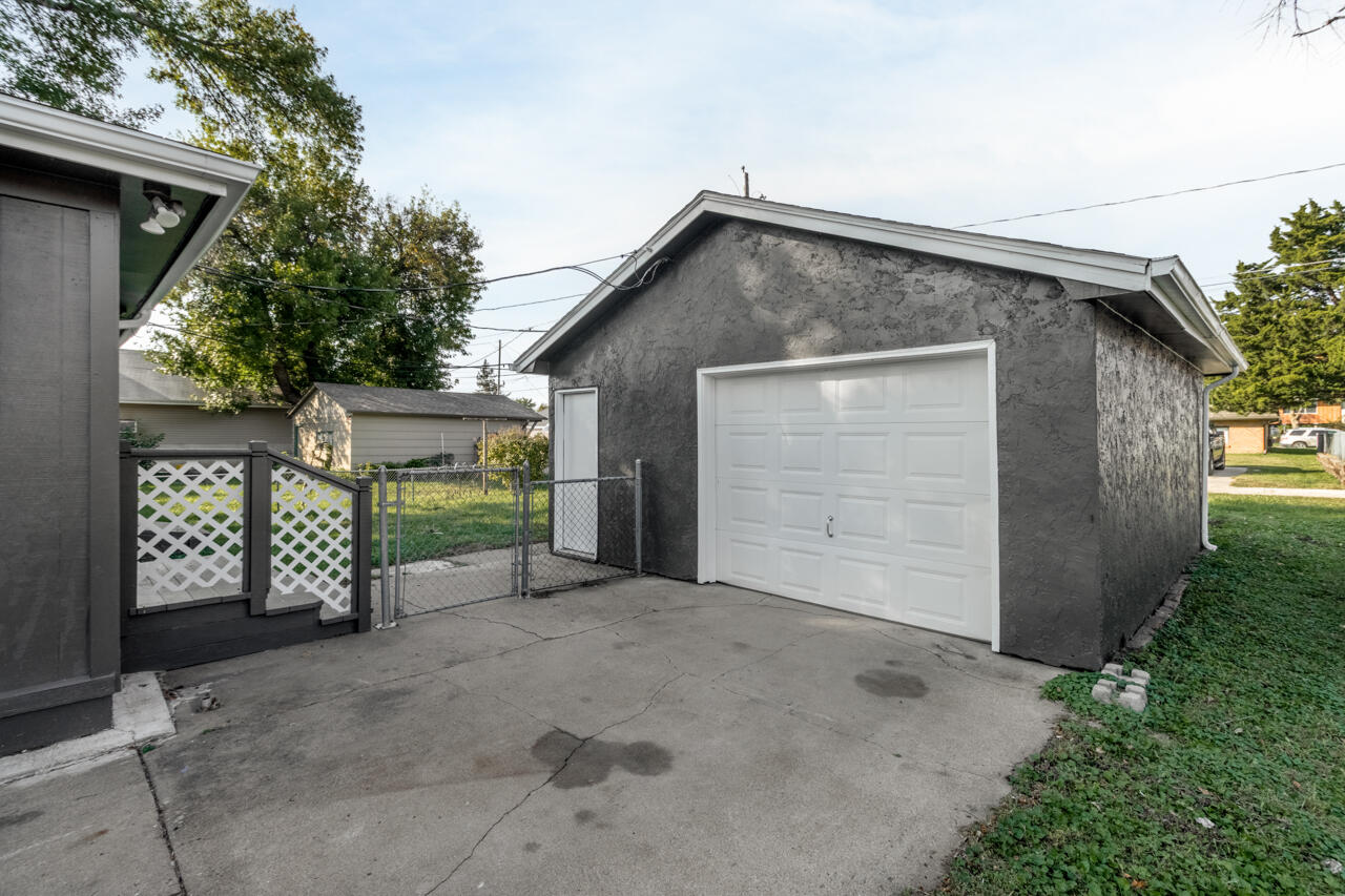 Council Bluffs, Iowa 51501, United States, 3 Bedrooms Bedrooms, ,2 BathroomsBathrooms,Residential,Active,225800