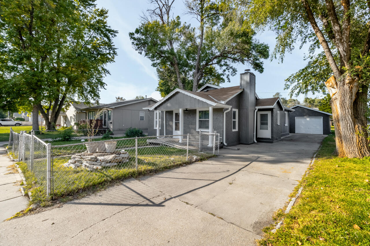 Council Bluffs, Iowa 51501, United States, 3 Bedrooms Bedrooms, ,2 BathroomsBathrooms,Residential,Active,225800