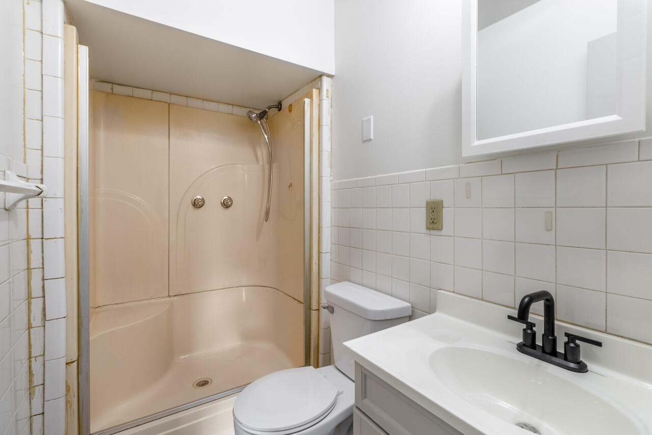 Council Bluffs, Iowa 51501, United States, 3 Bedrooms Bedrooms, ,2 BathroomsBathrooms,Residential,Active,225800