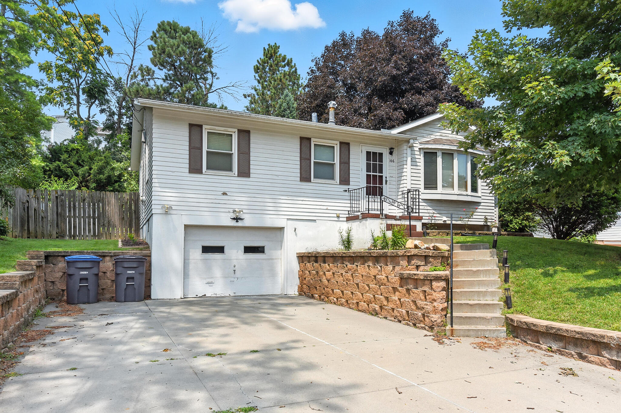 Council Bluffs, Iowa 51503, United States, 3 Bedrooms Bedrooms, ,2 BathroomsBathrooms,Residential,Contingent,185791