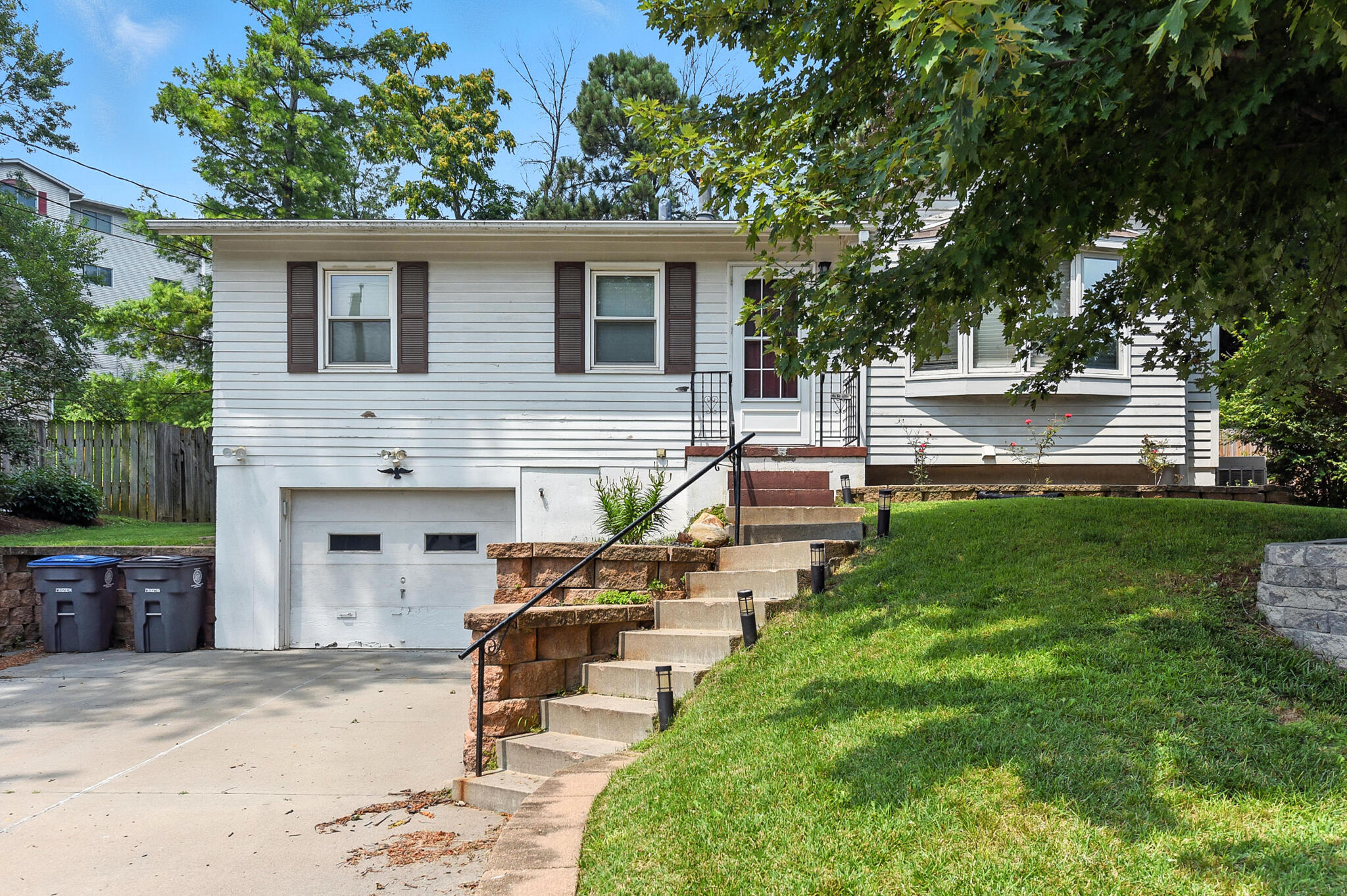 Council Bluffs, Iowa 51503, United States, 3 Bedrooms Bedrooms, ,2 BathroomsBathrooms,Residential,Contingent,185791