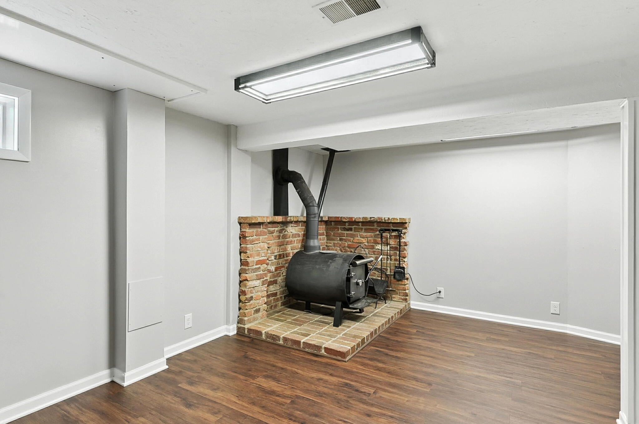 Council Bluffs, Iowa 51503, United States, 3 Bedrooms Bedrooms, ,2 BathroomsBathrooms,Residential,Contingent,185791