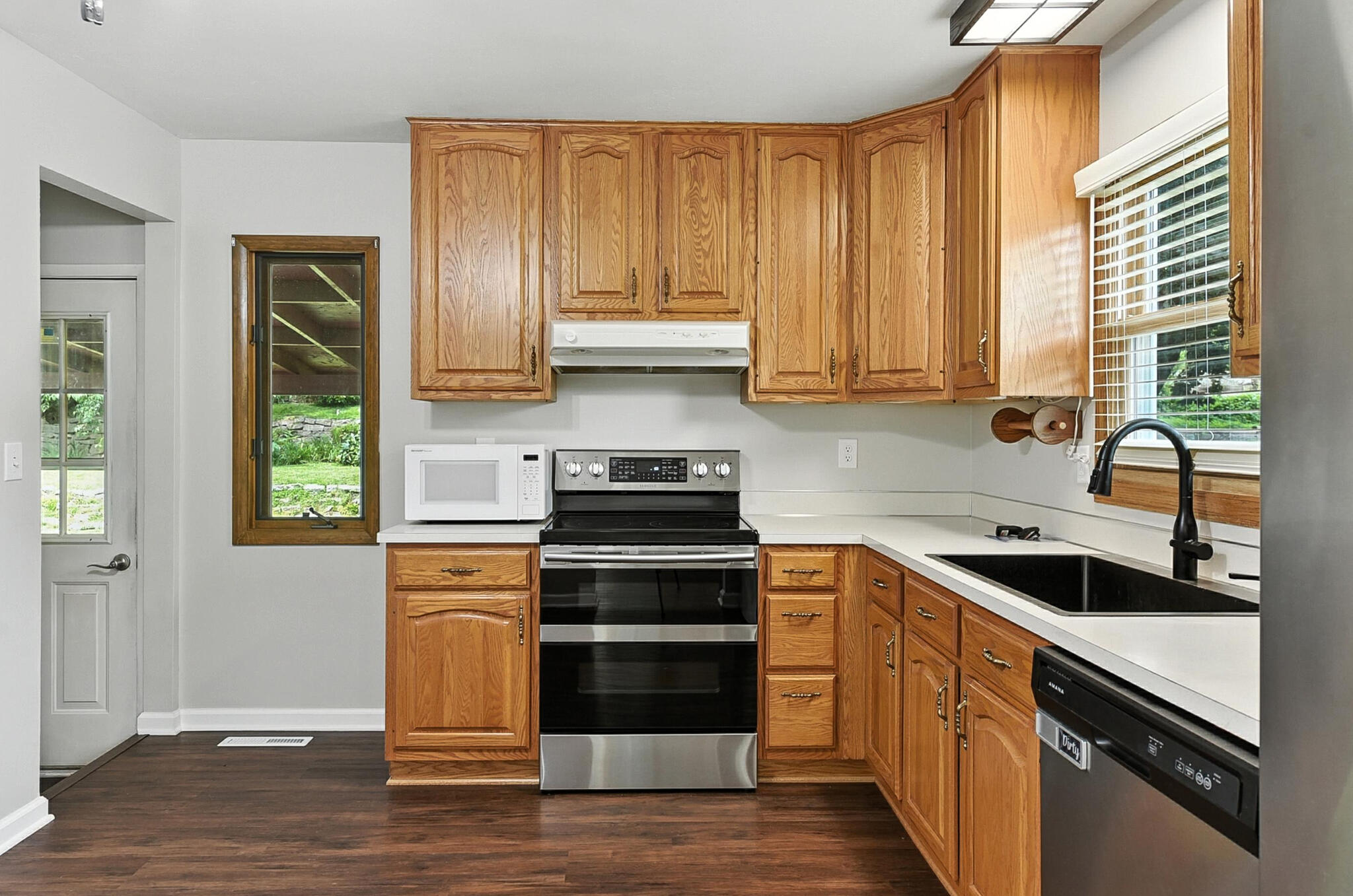 Council Bluffs, Iowa 51503, United States, 3 Bedrooms Bedrooms, ,2 BathroomsBathrooms,Residential,Contingent,185791