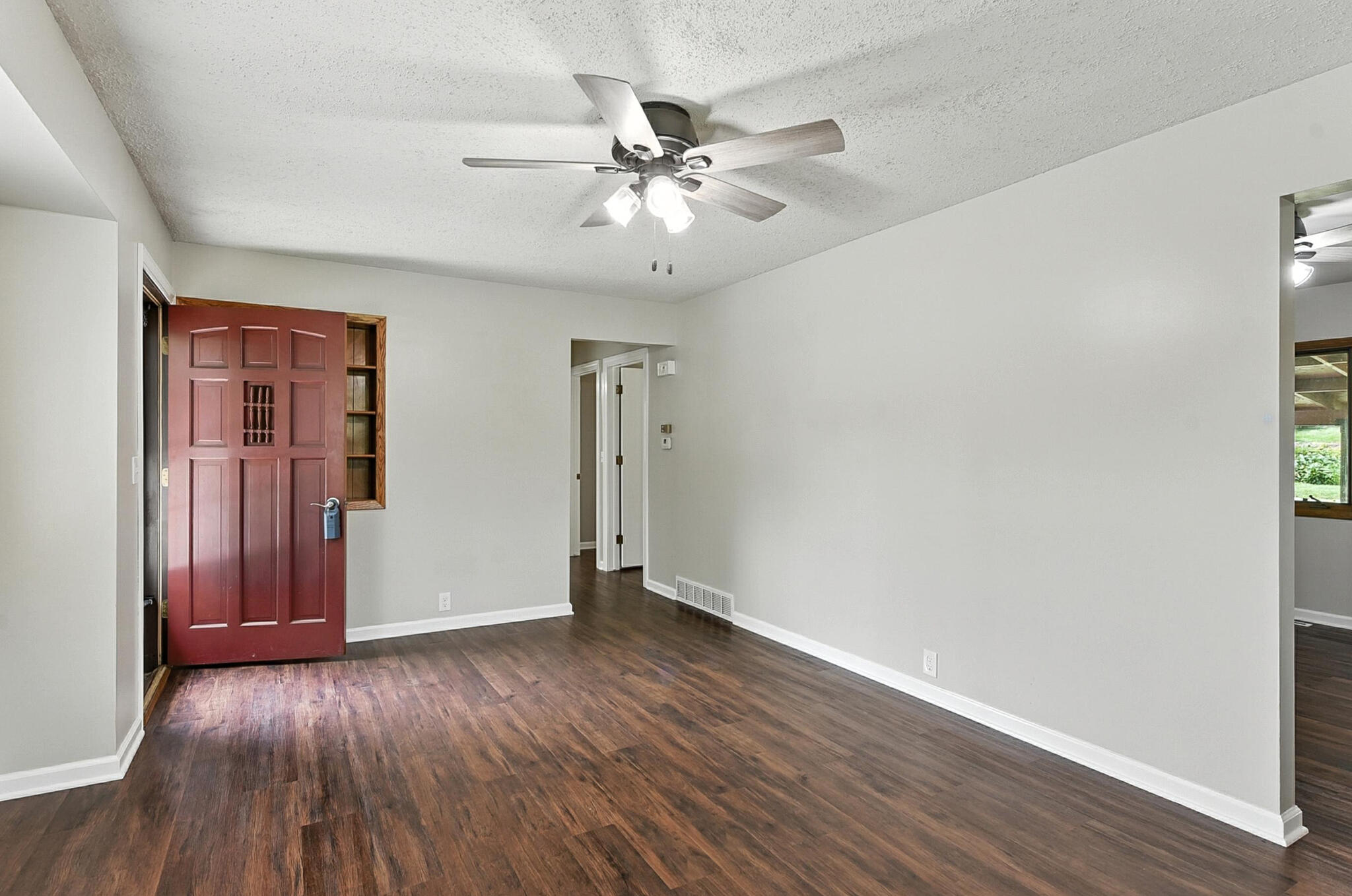 Council Bluffs, Iowa 51503, United States, 3 Bedrooms Bedrooms, ,2 BathroomsBathrooms,Residential,Contingent,185791