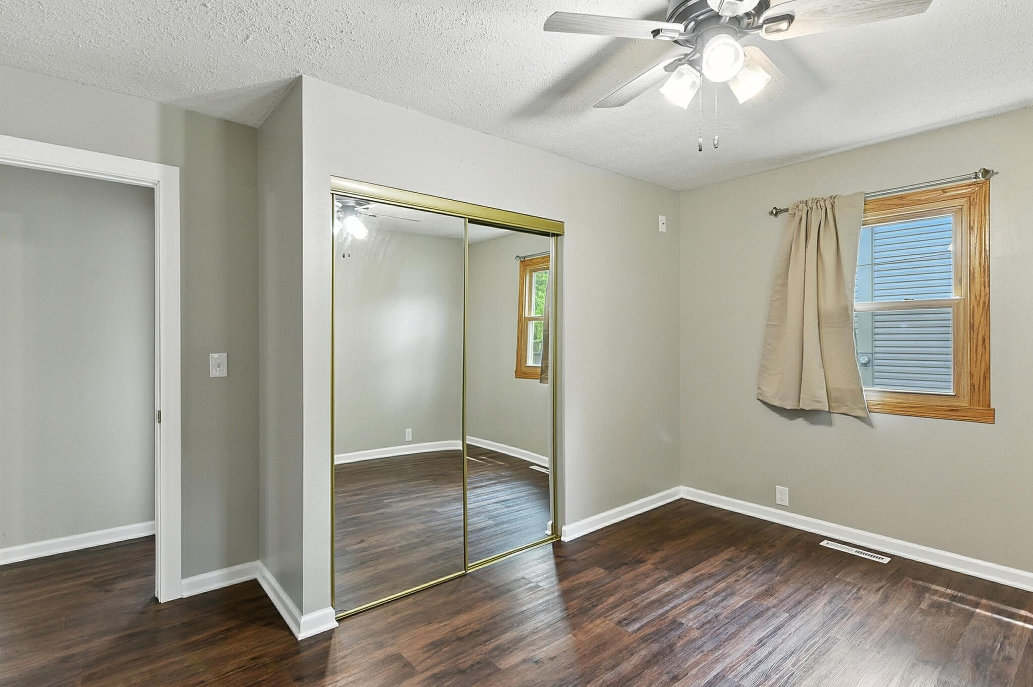 Council Bluffs, Iowa 51503, United States, 3 Bedrooms Bedrooms, ,2 BathroomsBathrooms,Residential,Contingent,185791