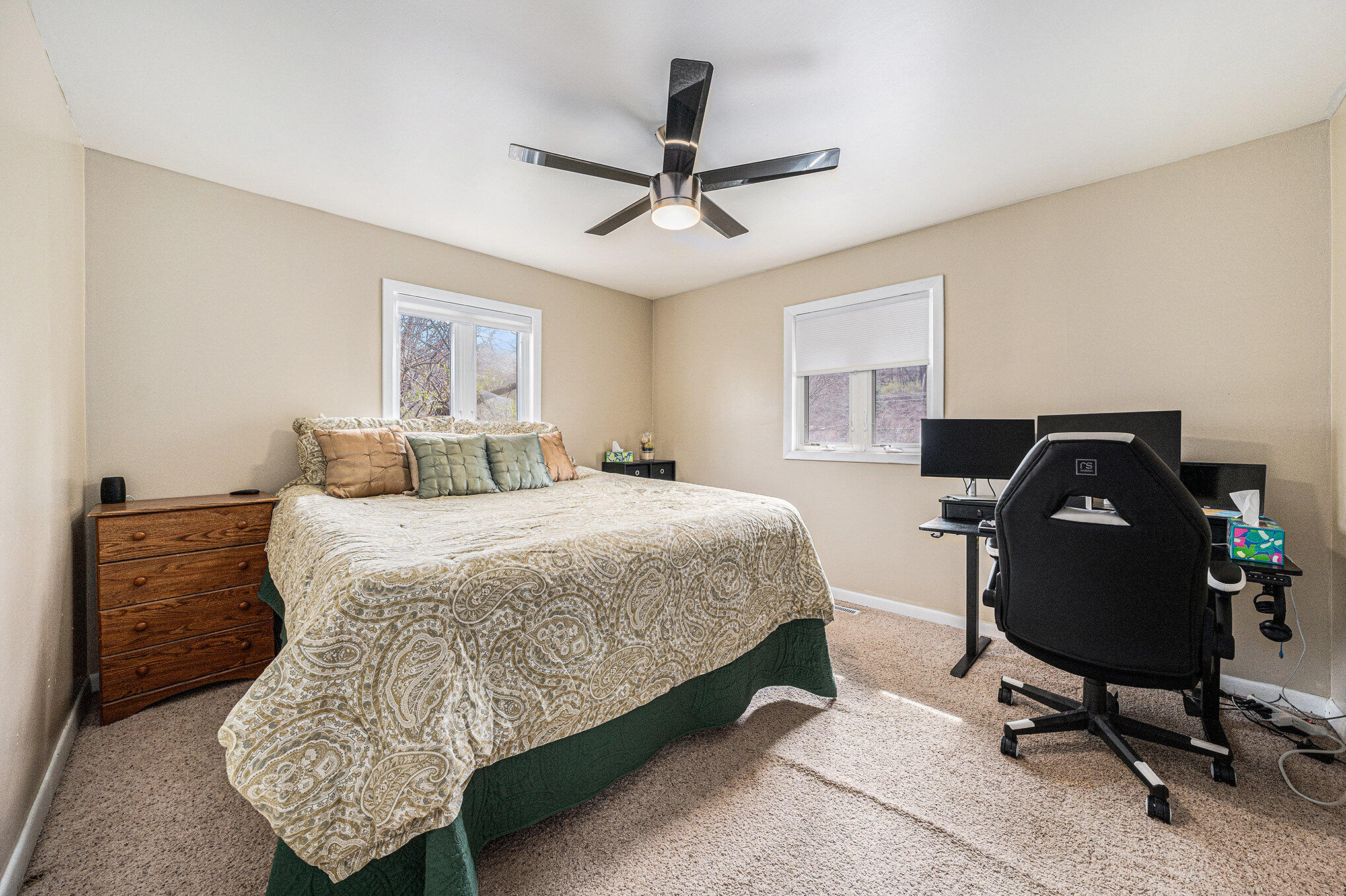 Council Bluffs, Iowa 51503, United States, 3 Bedrooms Bedrooms, ,2 BathroomsBathrooms,Residential,Pending,106999