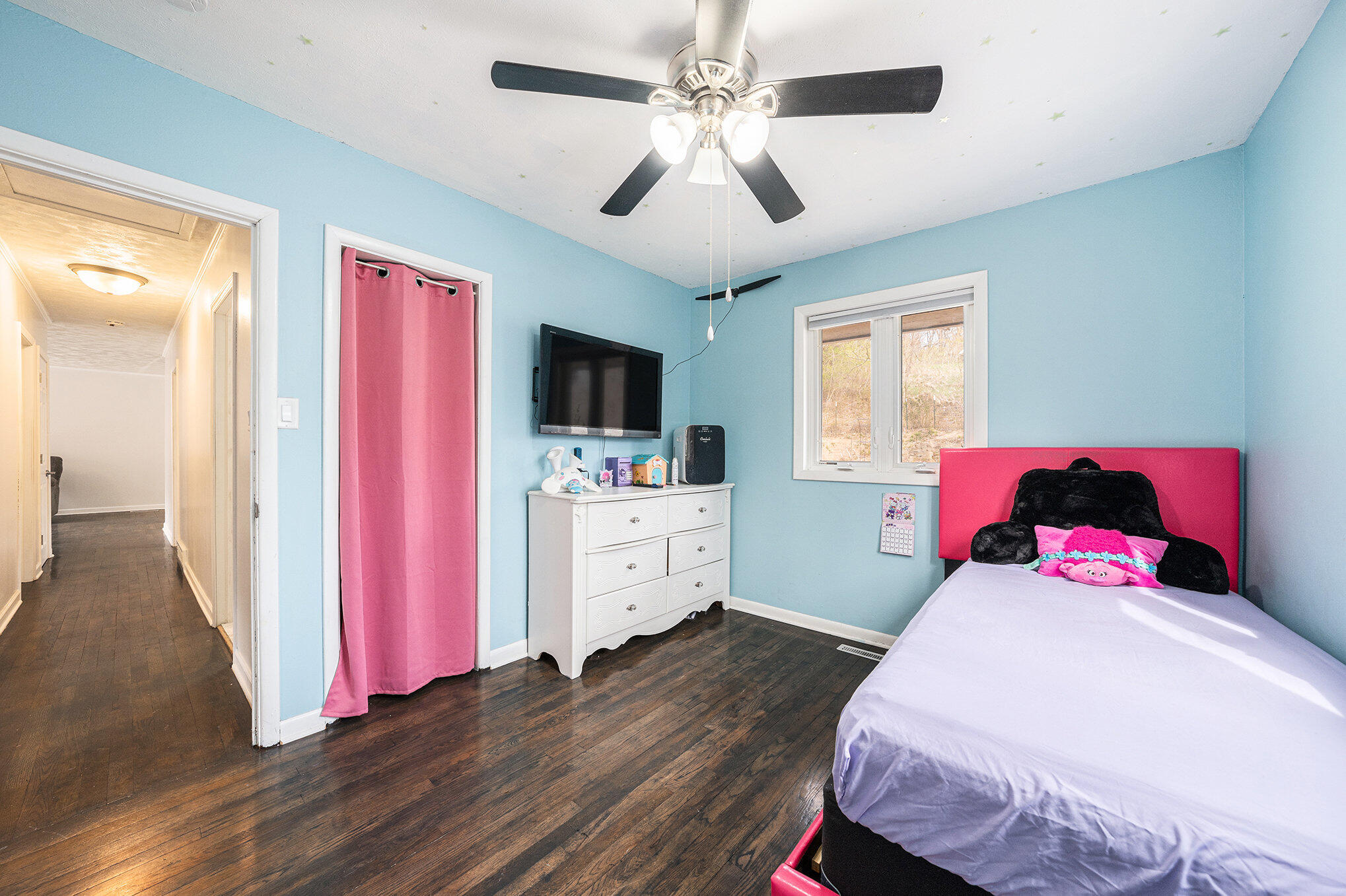 Council Bluffs, Iowa 51503, United States, 3 Bedrooms Bedrooms, ,2 BathroomsBathrooms,Residential,Pending,106999