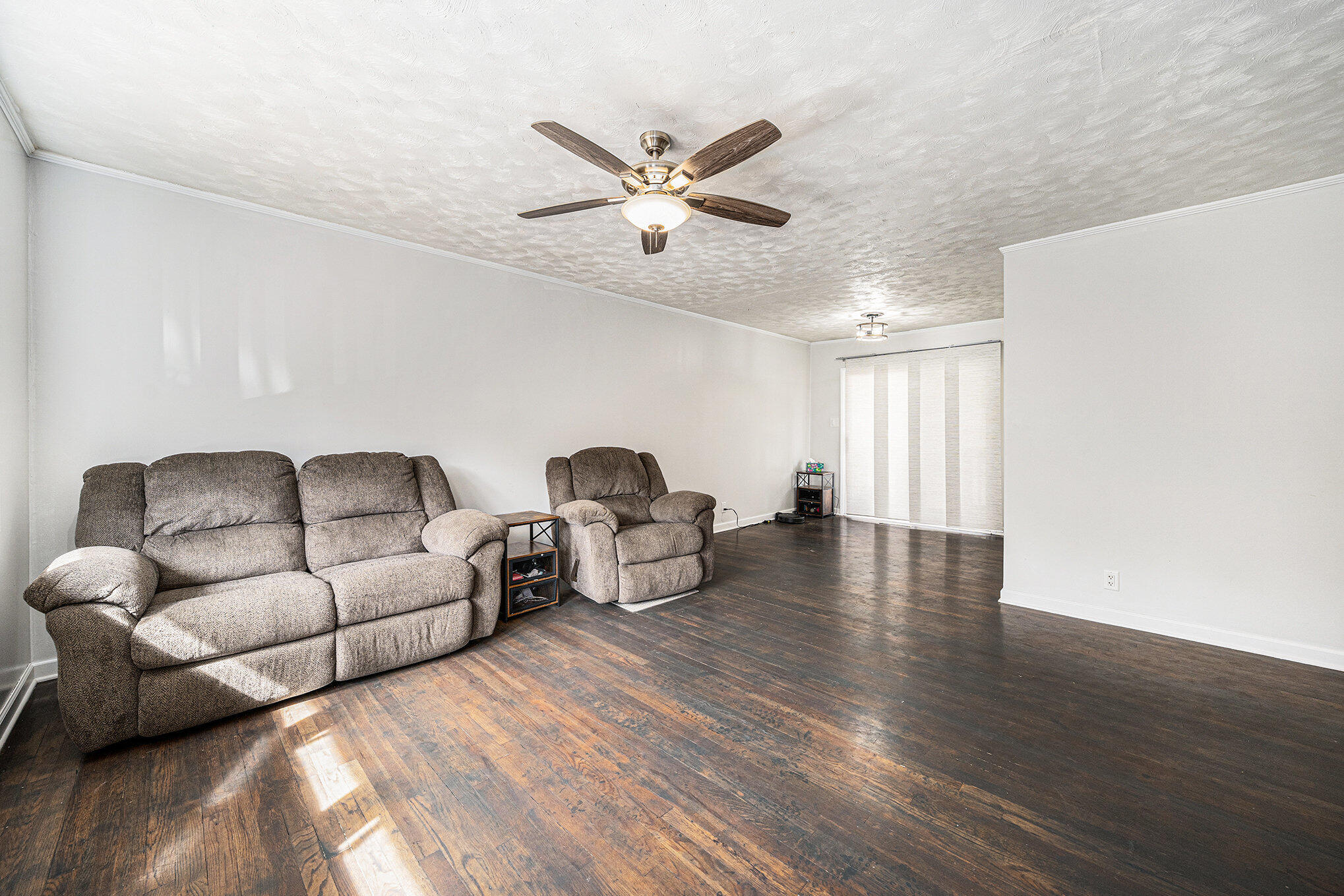 Council Bluffs, Iowa 51503, United States, 3 Bedrooms Bedrooms, ,2 BathroomsBathrooms,Residential,Pending,106999