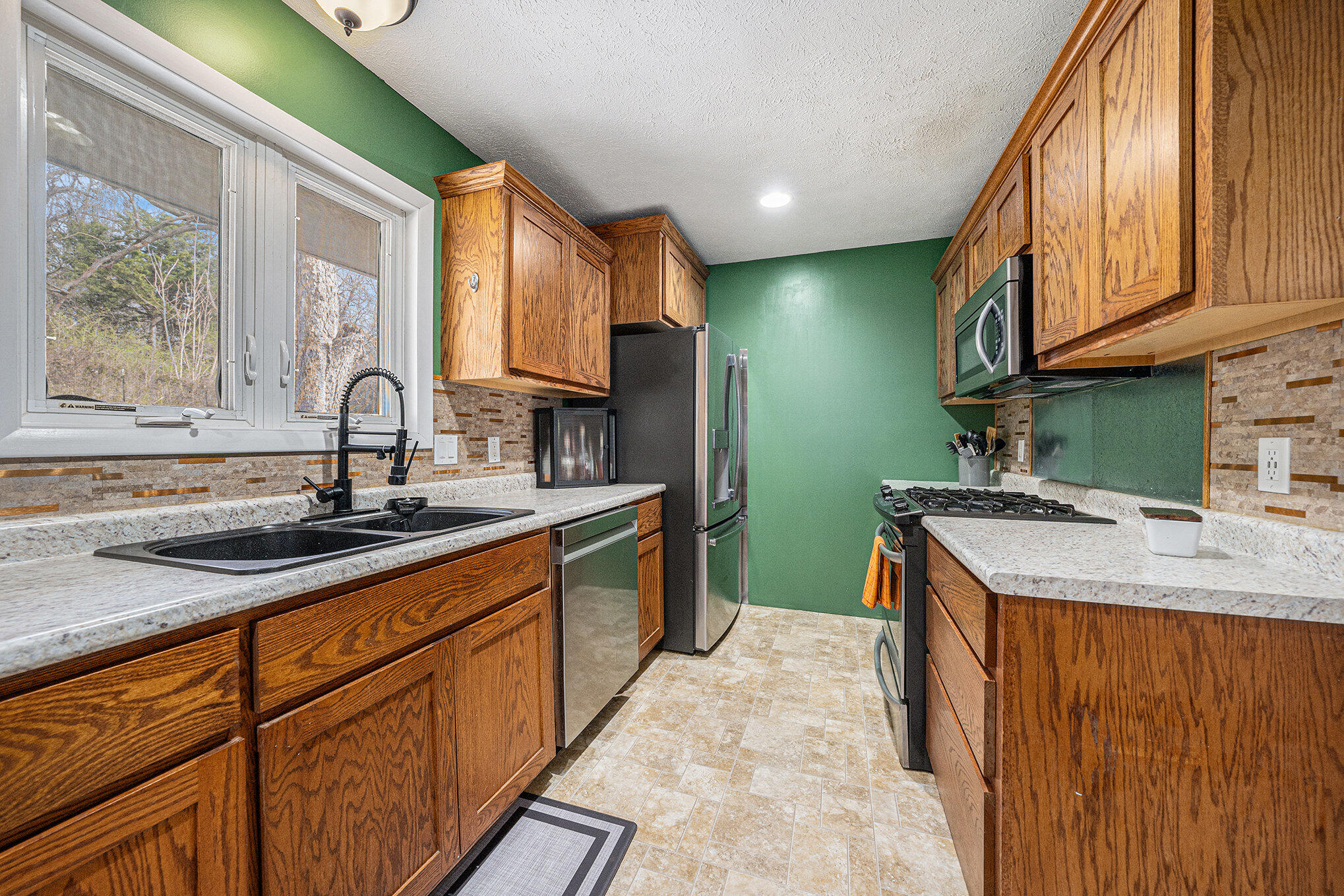 Council Bluffs, Iowa 51503, United States, 3 Bedrooms Bedrooms, ,2 BathroomsBathrooms,Residential,Pending,106999