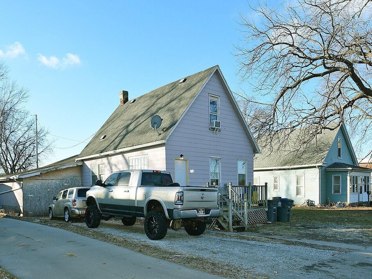 Council Bluffs, Iowa 51501, United States, 2 Bedrooms Bedrooms, ,1 BathroomBathrooms,Residential,Pending,4969