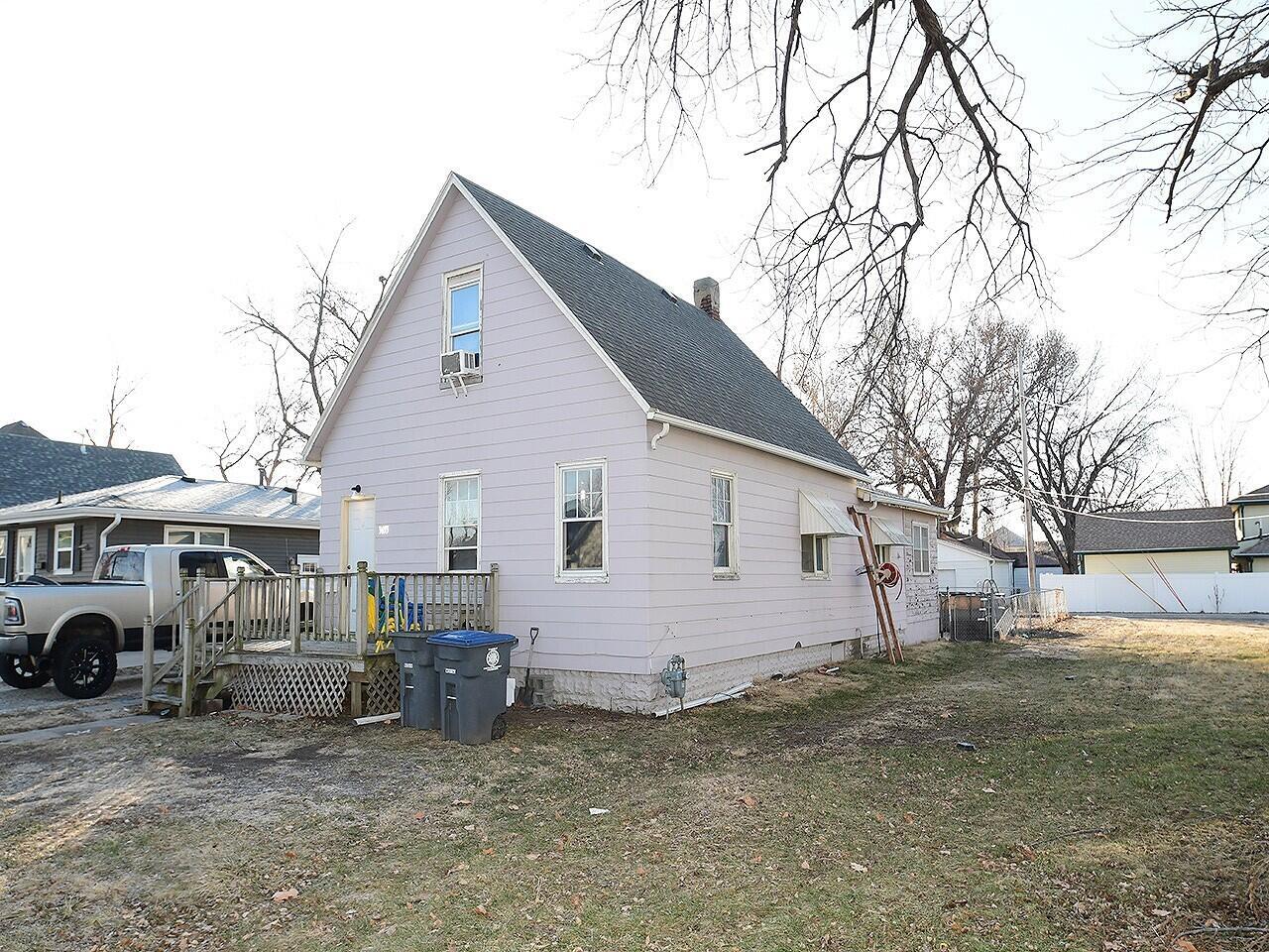 Council Bluffs, Iowa 51501, United States, 2 Bedrooms Bedrooms, ,1 BathroomBathrooms,Residential,Pending,4969