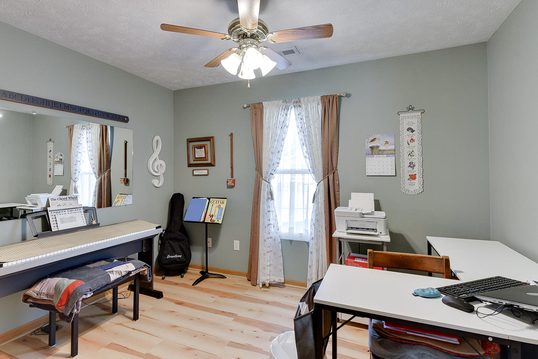 Council Bluffs, Iowa 51501, United States, 3 Bedrooms Bedrooms, ,1 BathroomBathrooms,Residential,Pending,15047