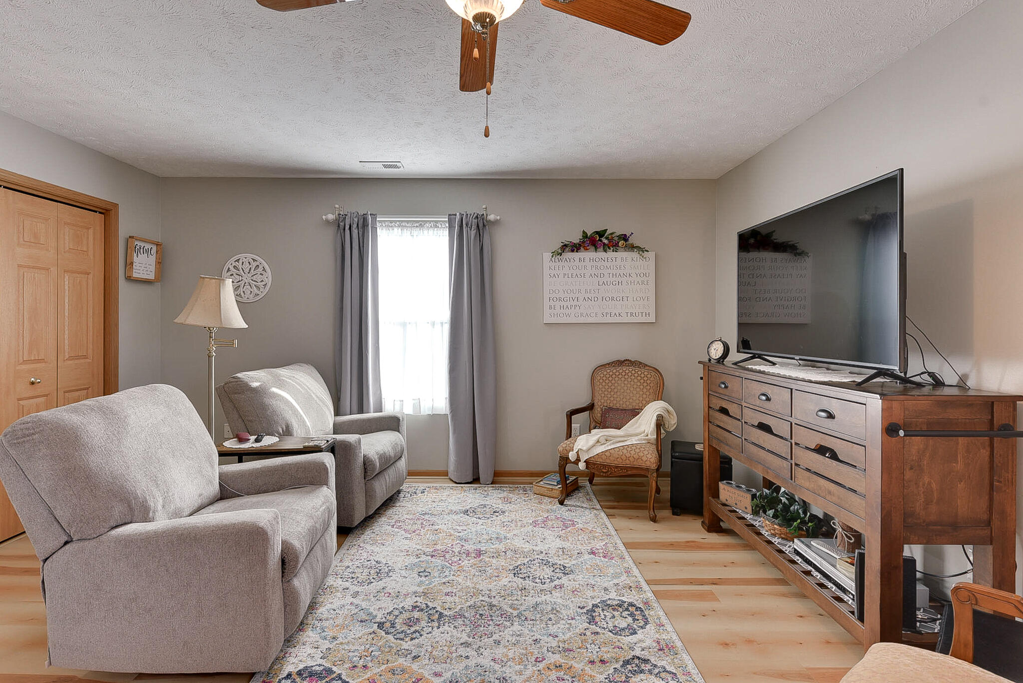 Council Bluffs, Iowa 51501, United States, 3 Bedrooms Bedrooms, ,1 BathroomBathrooms,Residential,Pending,15047