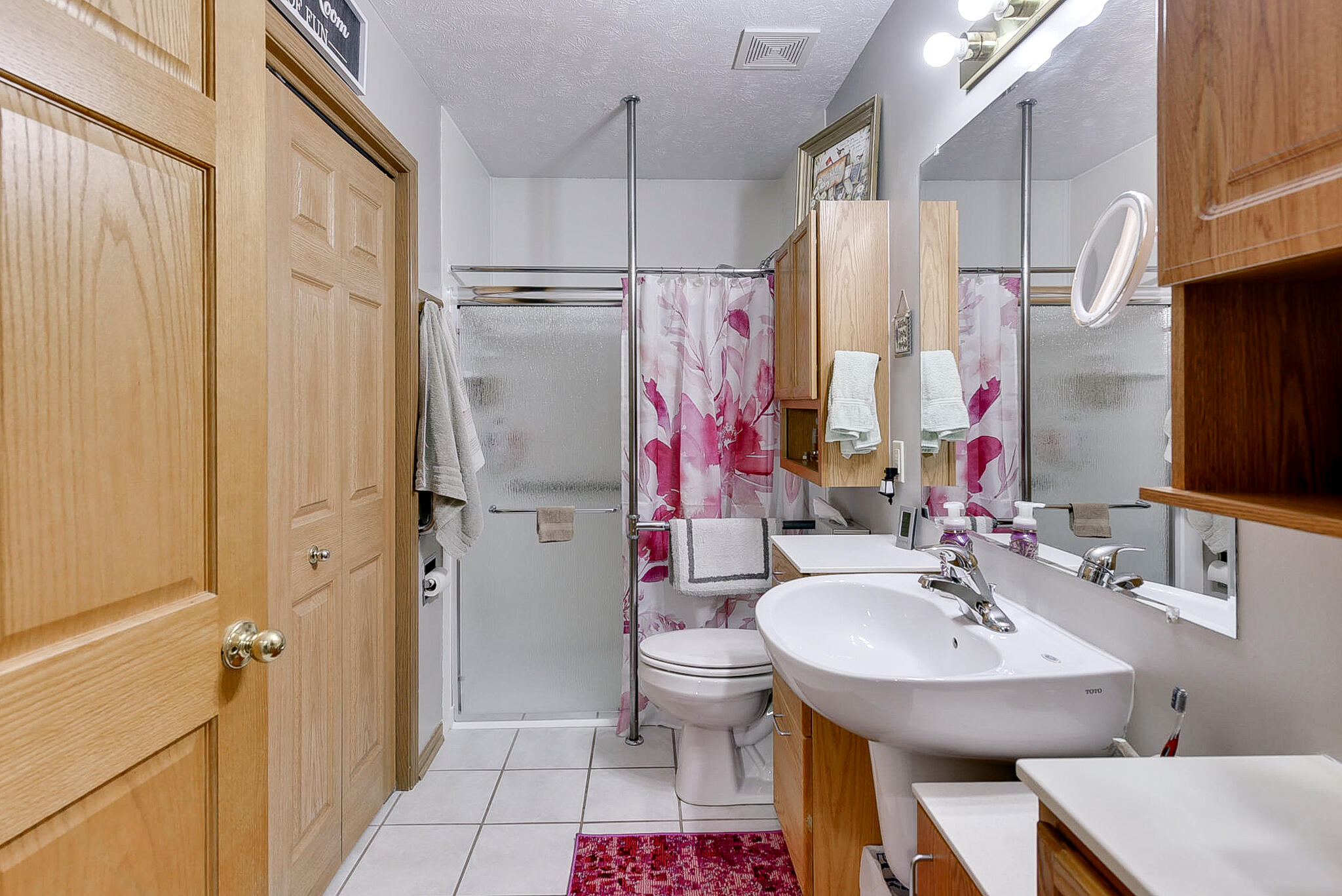 Council Bluffs, Iowa 51501, United States, 3 Bedrooms Bedrooms, ,1 BathroomBathrooms,Residential,Pending,15047