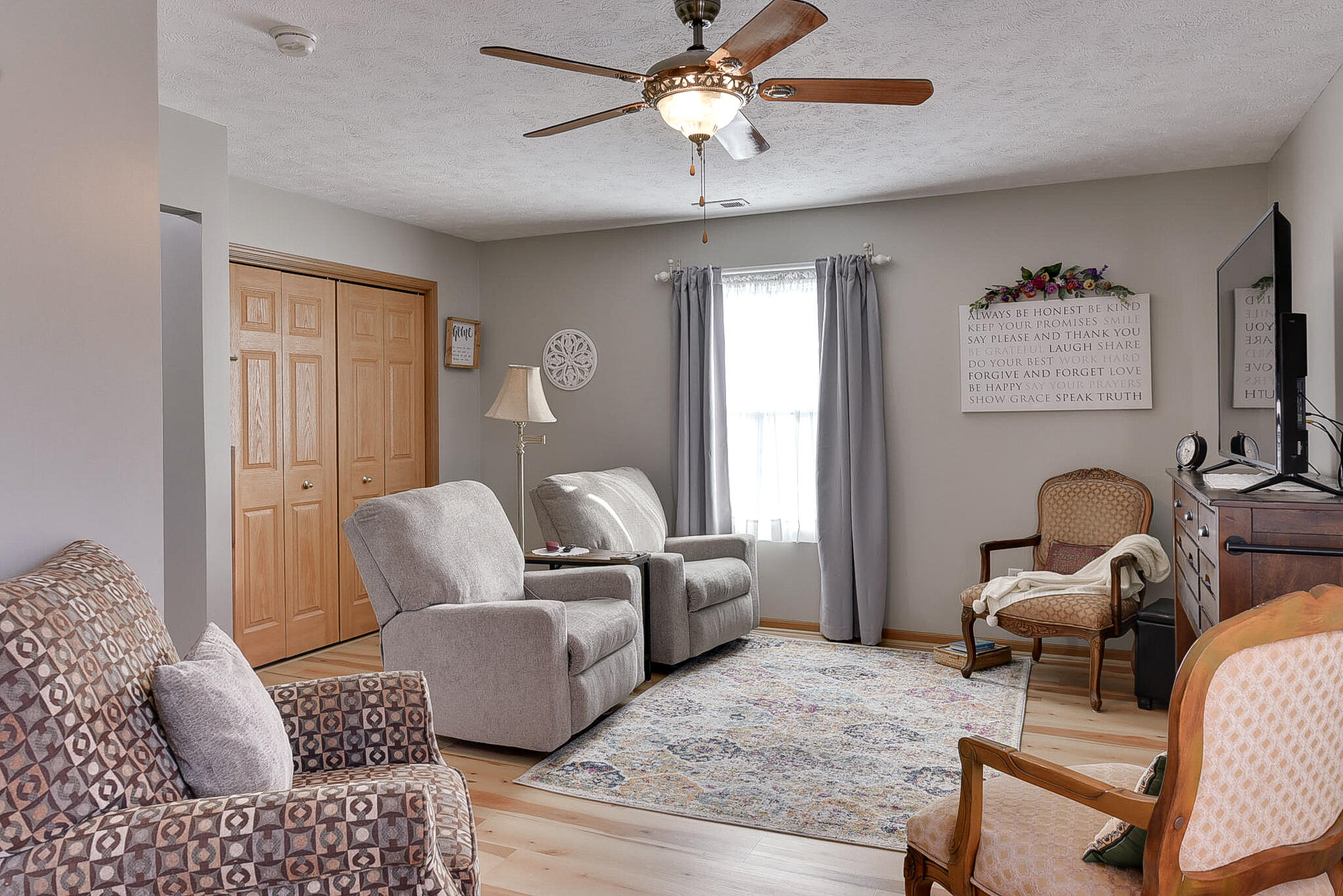 Council Bluffs, Iowa 51501, United States, 3 Bedrooms Bedrooms, ,1 BathroomBathrooms,Residential,Pending,15047