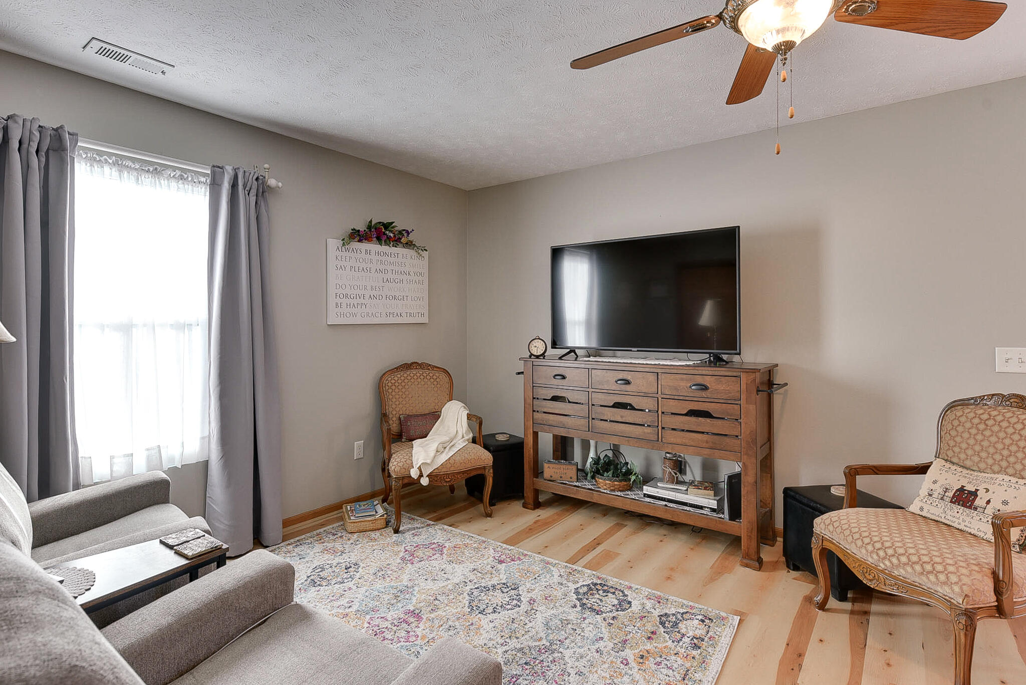 Council Bluffs, Iowa 51501, United States, 3 Bedrooms Bedrooms, ,1 BathroomBathrooms,Residential,Pending,15047