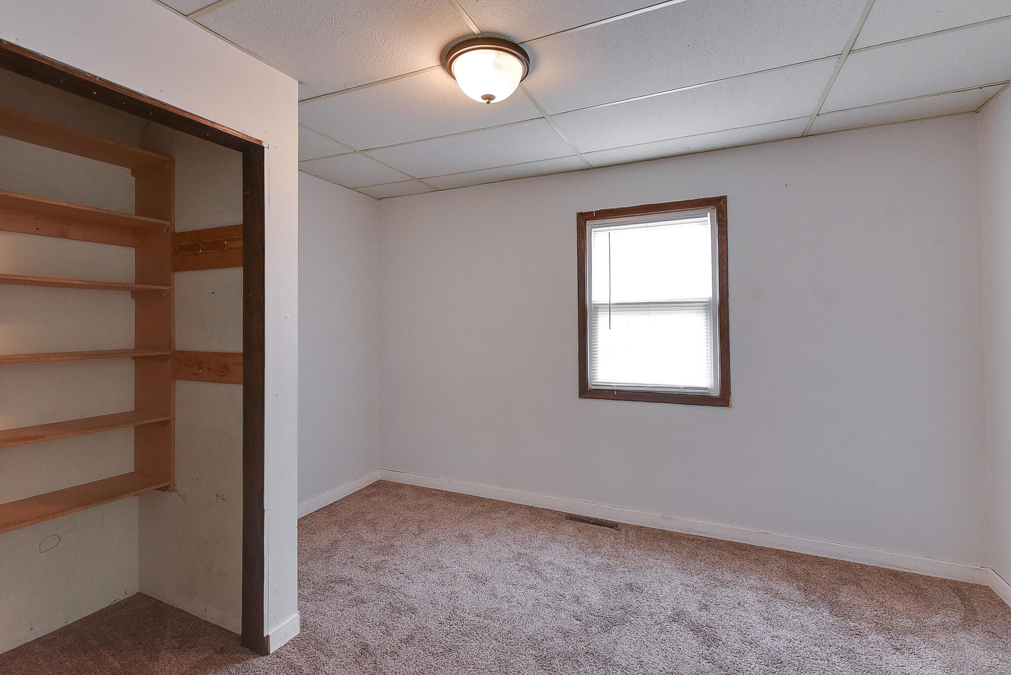 Council Bluffs, Iowa 51501, United States, 2 Bedrooms Bedrooms, ,1 BathroomBathrooms,Residential,Active,236861