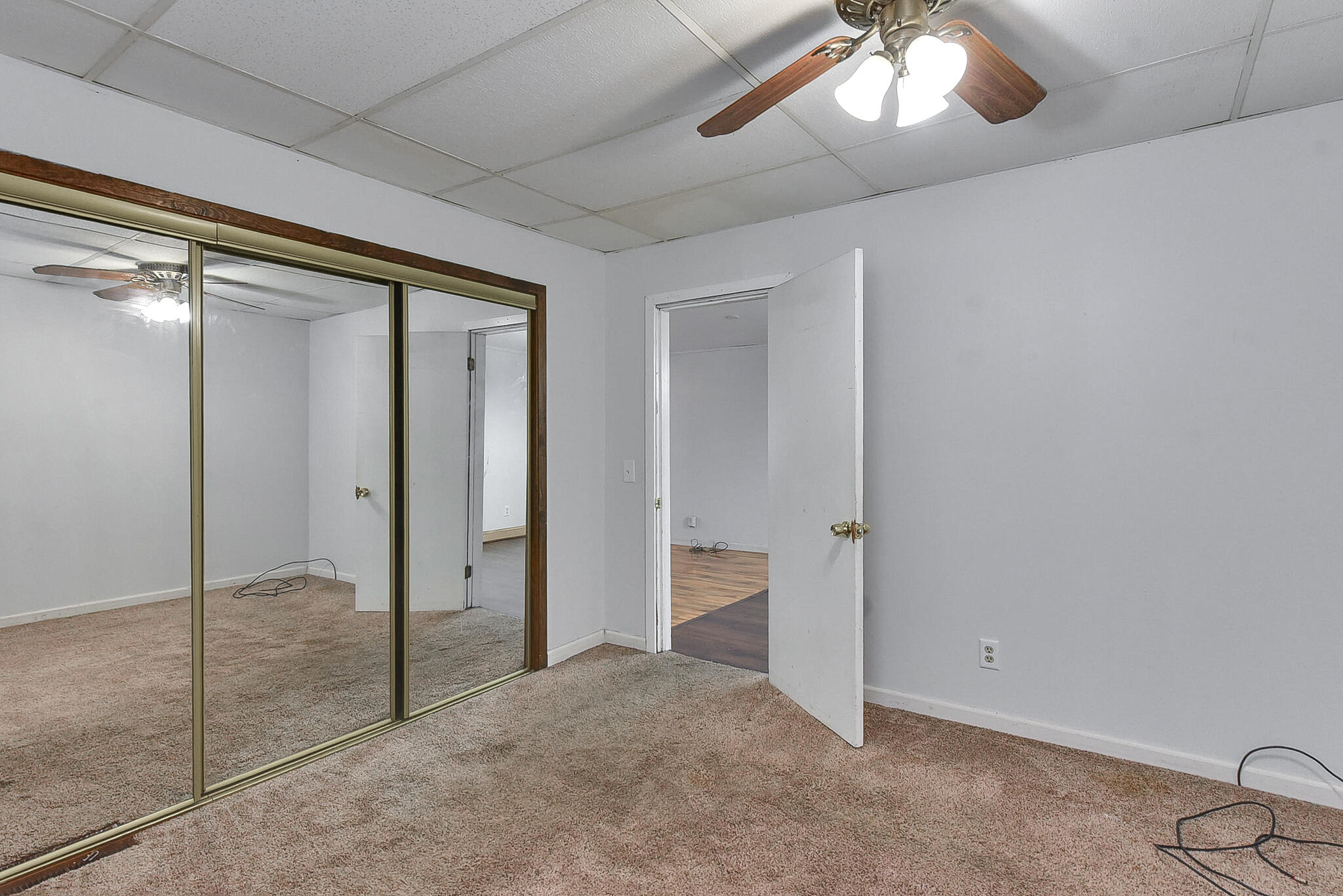 Council Bluffs, Iowa 51501, United States, 2 Bedrooms Bedrooms, ,1 BathroomBathrooms,Residential,Active,236861