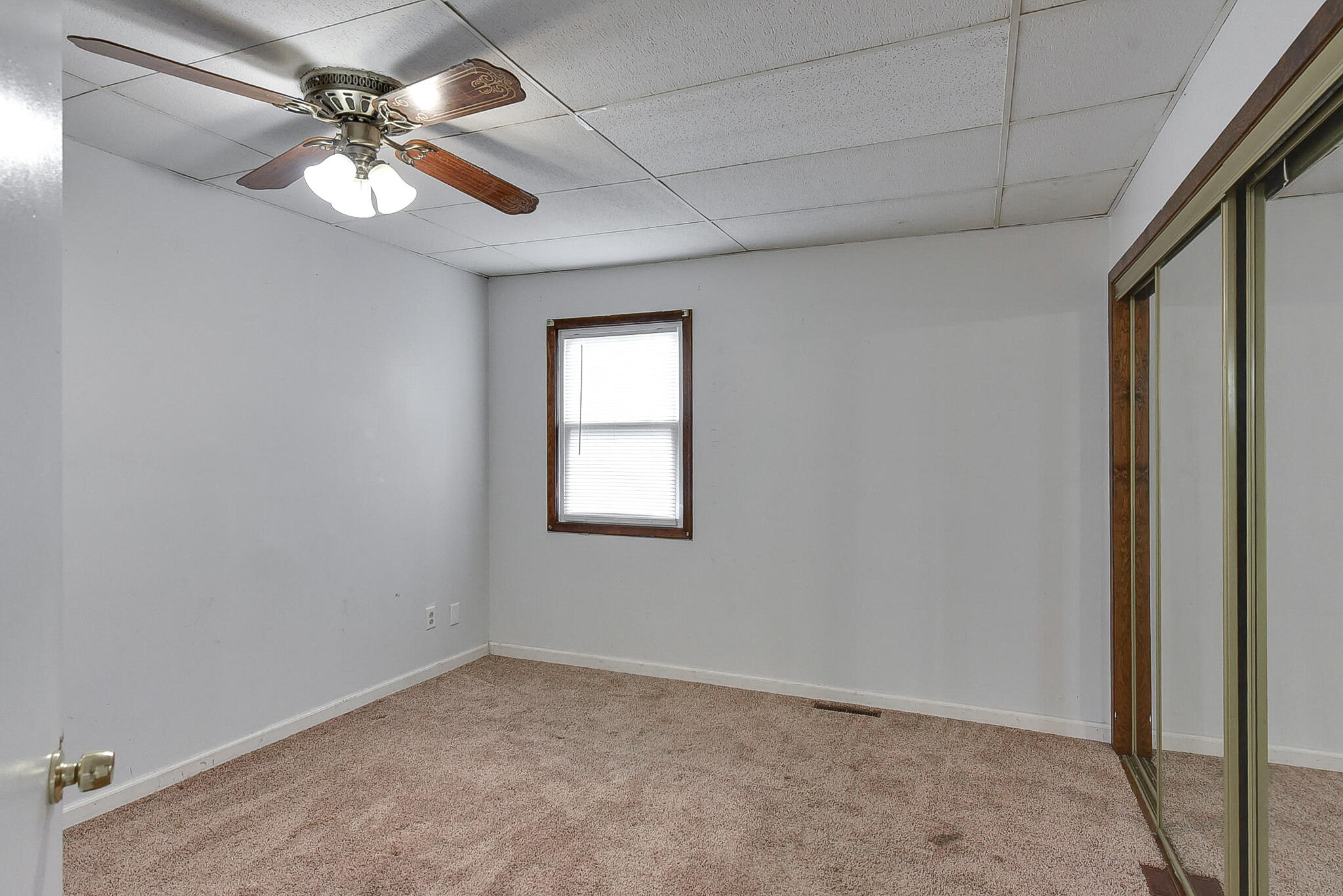 Council Bluffs, Iowa 51501, United States, 2 Bedrooms Bedrooms, ,1 BathroomBathrooms,Residential,Active,236861