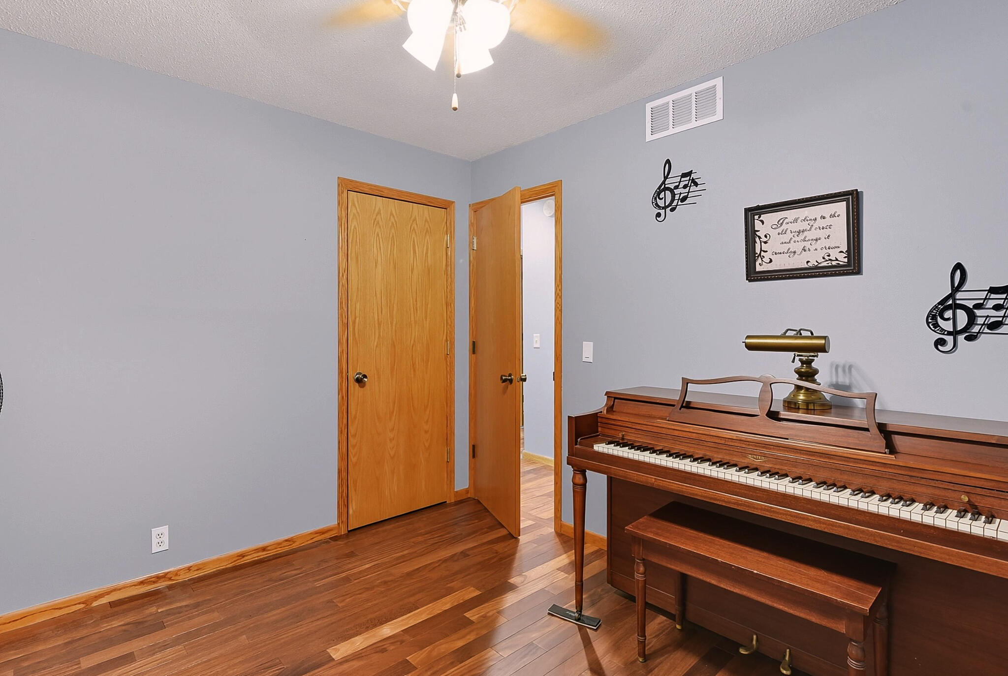 Council Bluffs, Iowa 51501, United States, 3 Bedrooms Bedrooms, ,2 BathroomsBathrooms,Residential,Active,168726