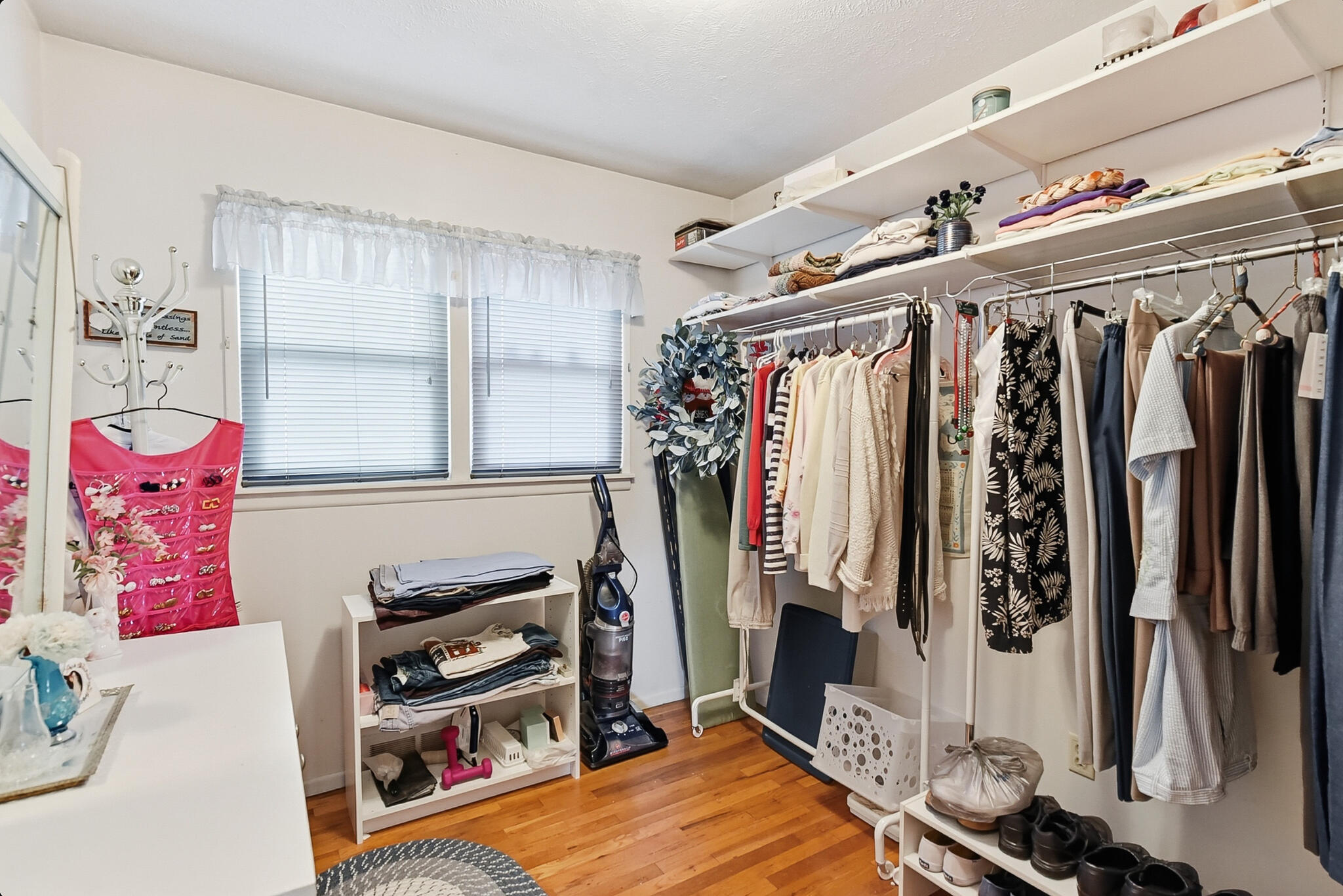 Council Bluffs, Iowa 51501, United States, 4 Bedrooms Bedrooms, ,2 BathroomsBathrooms,Residential,Active,249407