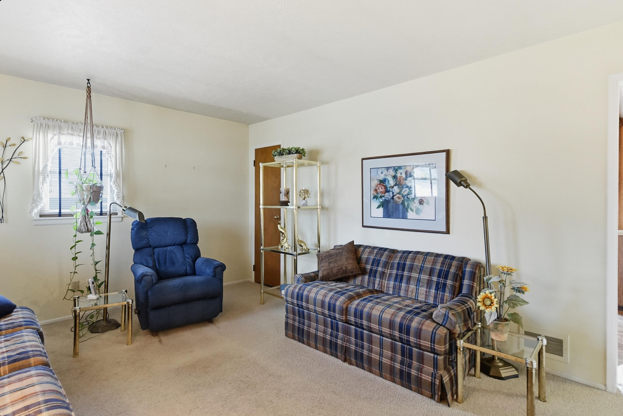 Council Bluffs, Iowa 51501, United States, 4 Bedrooms Bedrooms, ,2 BathroomsBathrooms,Residential,Active,249407