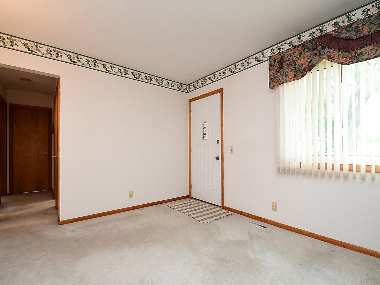 Minden, Iowa 51553, United States, 3 Bedrooms Bedrooms, ,2 BathroomsBathrooms,Residential,Pending,131946