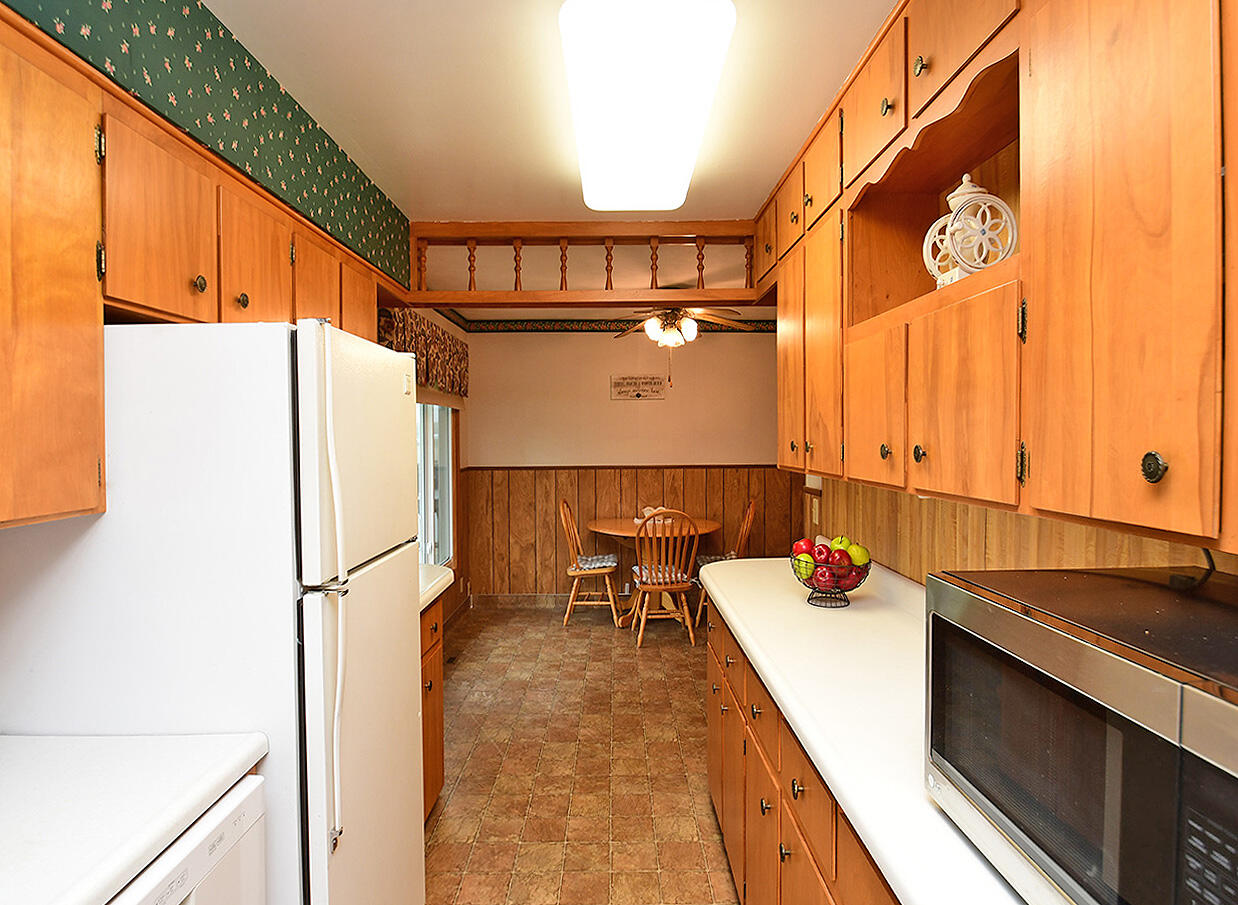 Minden, Iowa 51553, United States, 3 Bedrooms Bedrooms, ,2 BathroomsBathrooms,Residential,Pending,131946