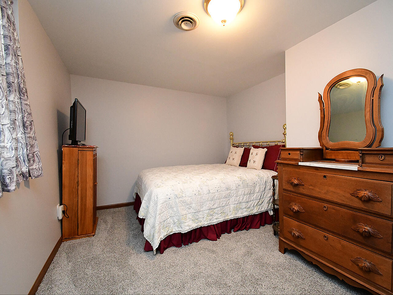 Minden, Iowa 51553, United States, 3 Bedrooms Bedrooms, ,2 BathroomsBathrooms,Residential,Pending,131946