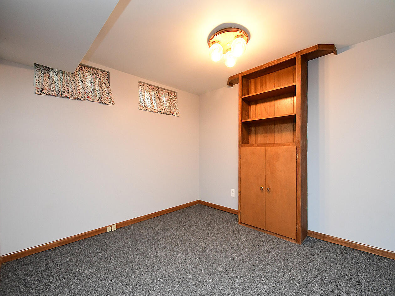 Minden, Iowa 51553, United States, 3 Bedrooms Bedrooms, ,2 BathroomsBathrooms,Residential,Pending,131946