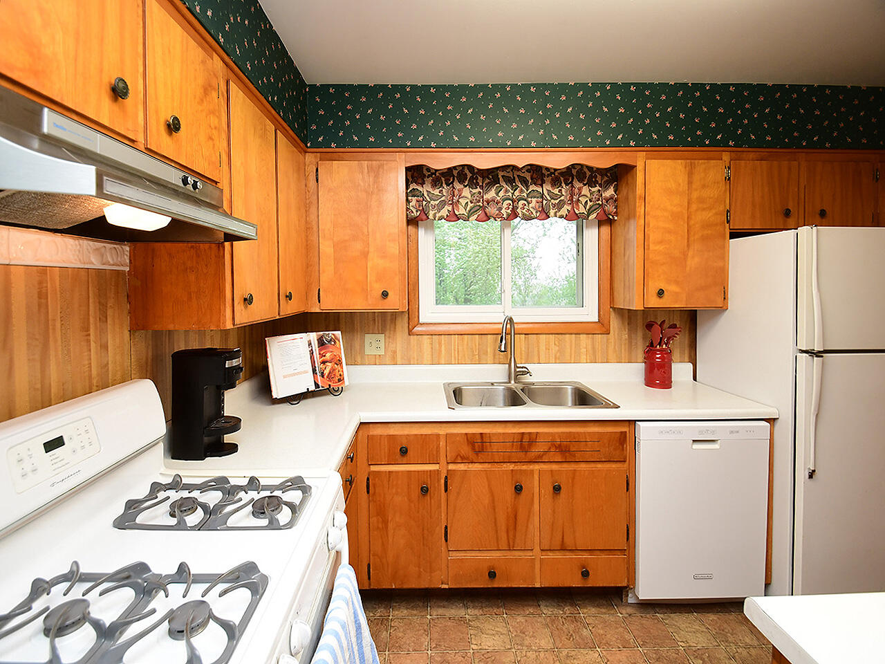 Minden, Iowa 51553, United States, 3 Bedrooms Bedrooms, ,2 BathroomsBathrooms,Residential,Pending,131946