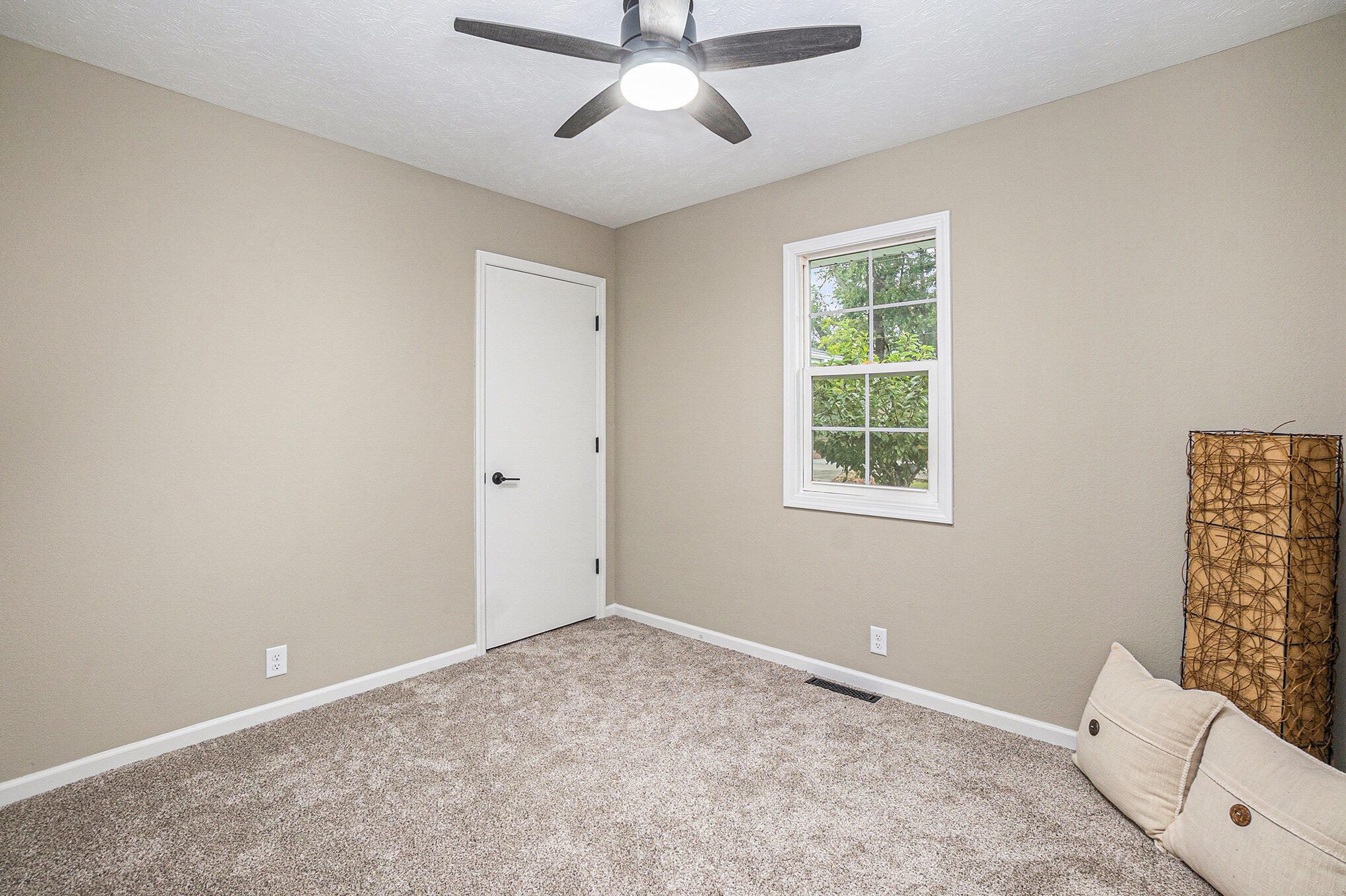 Council Bluffs, Iowa 51501, United States, 3 Bedrooms Bedrooms, ,3 BathroomsBathrooms,Residential,Contingent,213390