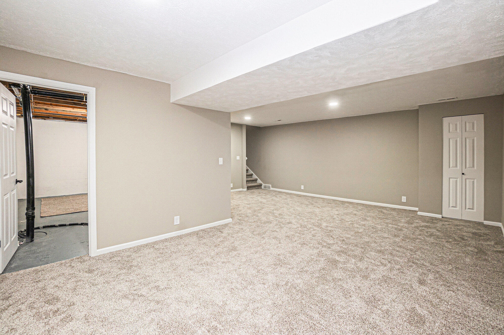 Council Bluffs, Iowa 51501, United States, 3 Bedrooms Bedrooms, ,3 BathroomsBathrooms,Residential,Contingent,213390