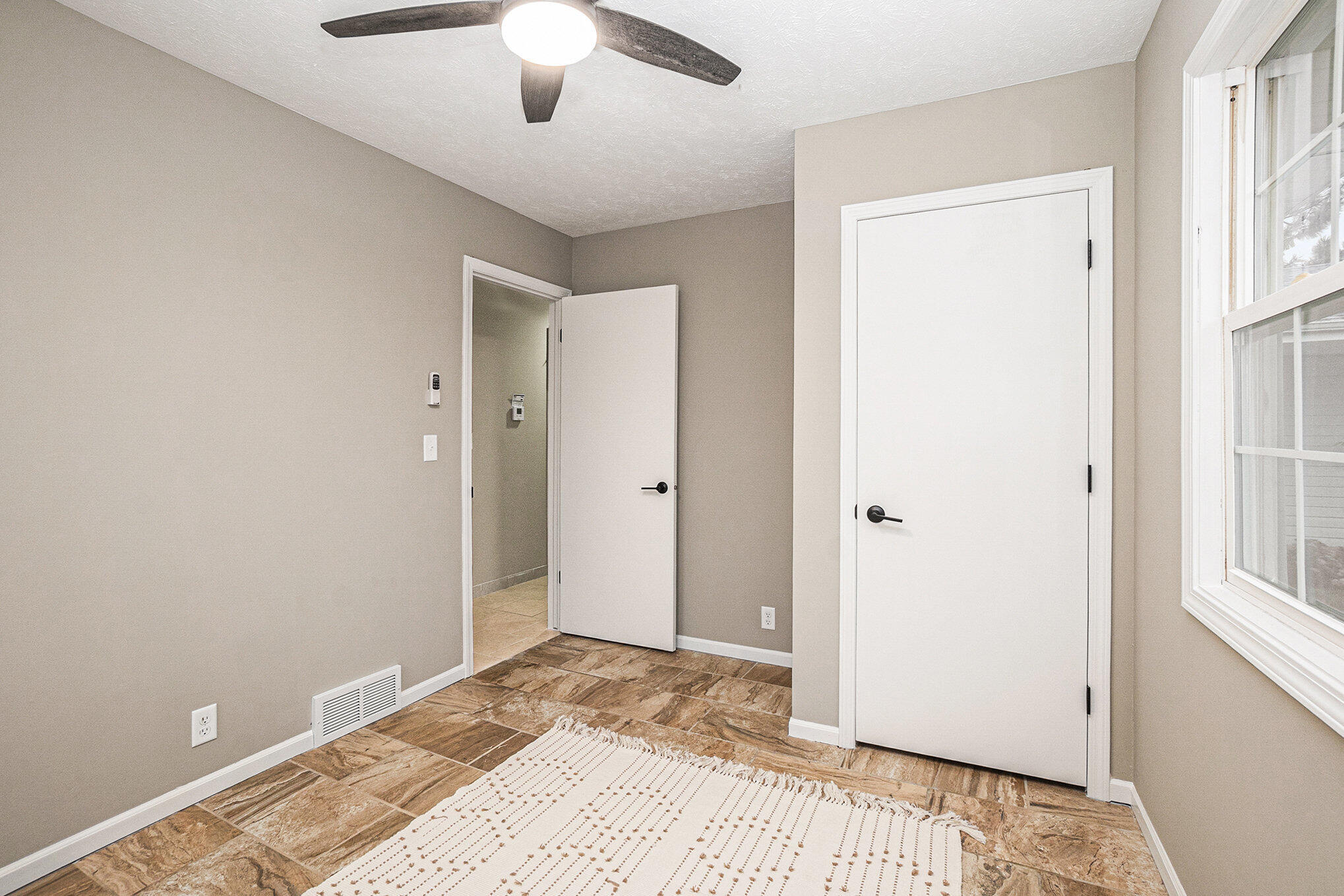 Council Bluffs, Iowa 51501, United States, 3 Bedrooms Bedrooms, ,3 BathroomsBathrooms,Residential,Contingent,213390